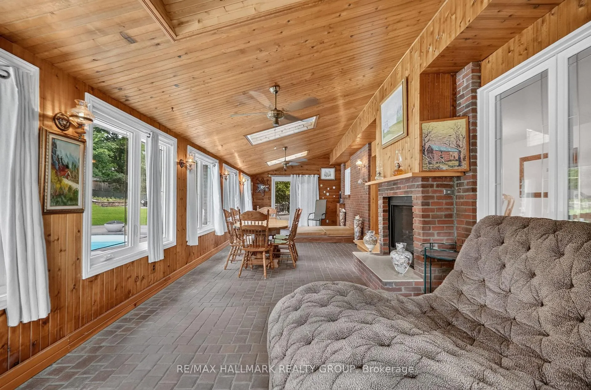 Photo 17 of 1064 Moffatt Drive, Ottawa, Cumberland Ridge — HOMEH