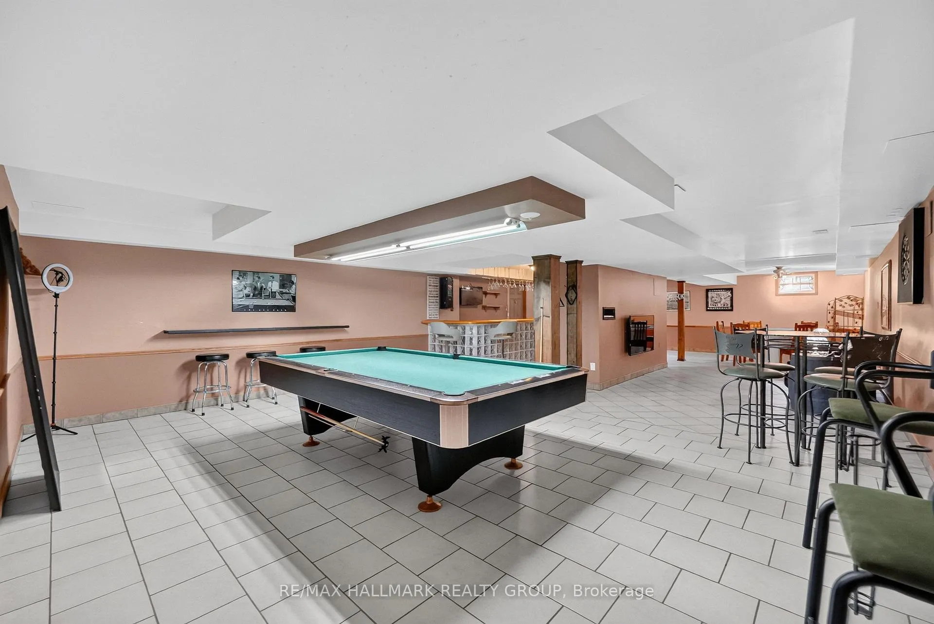 Photo 29 of 1064 Moffatt Drive, Ottawa, Cumberland Ridge — HOMEH