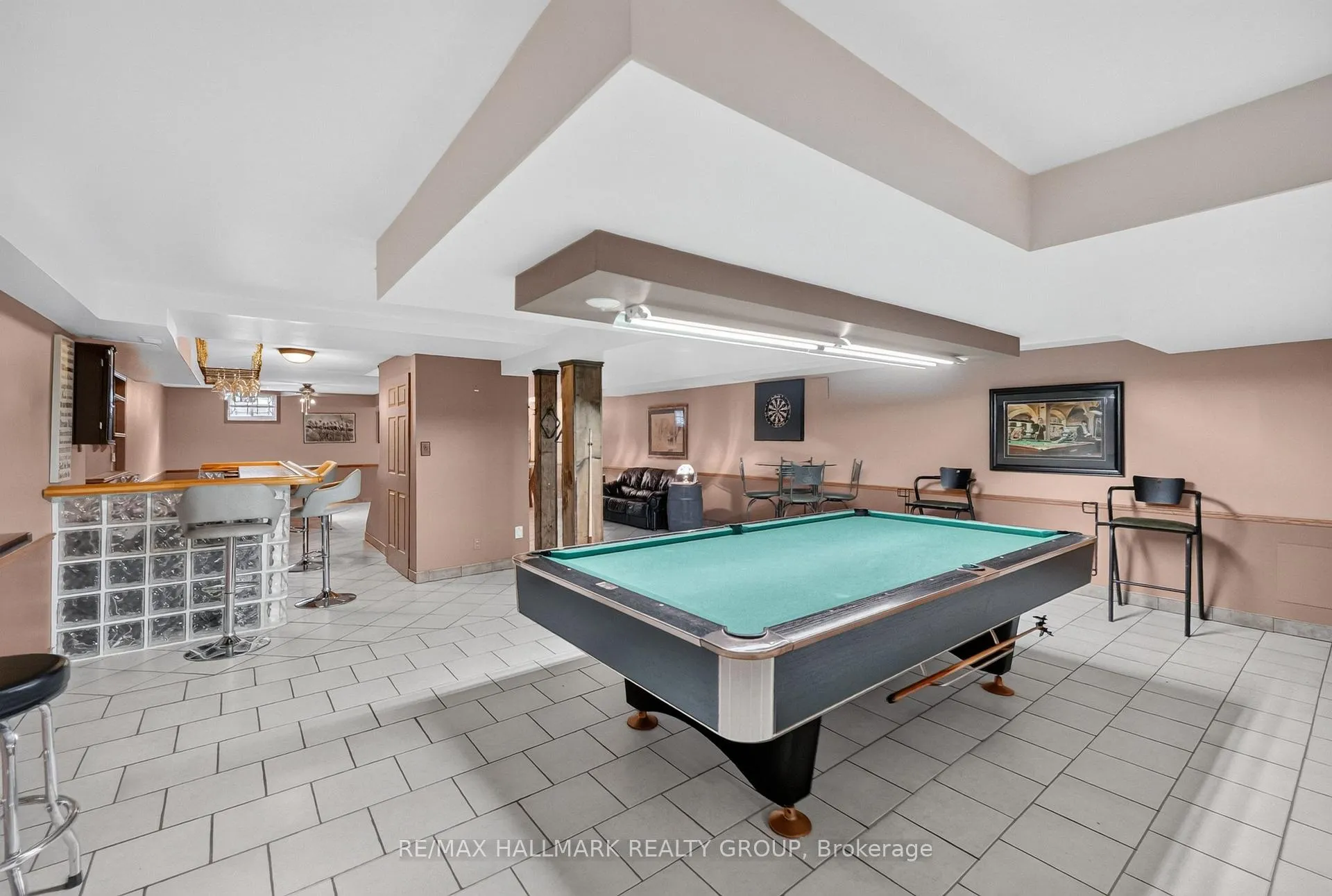 Photo 30 of 1064 Moffatt Drive, Ottawa, Cumberland Ridge — HOMEH