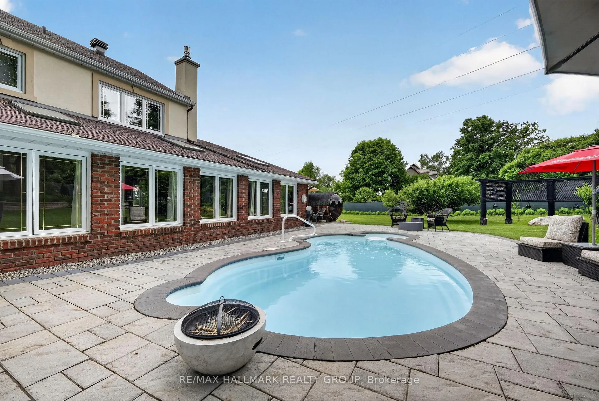Photo 32 of 1064 Moffatt Drive, Ottawa, Cumberland Ridge — HOMEH