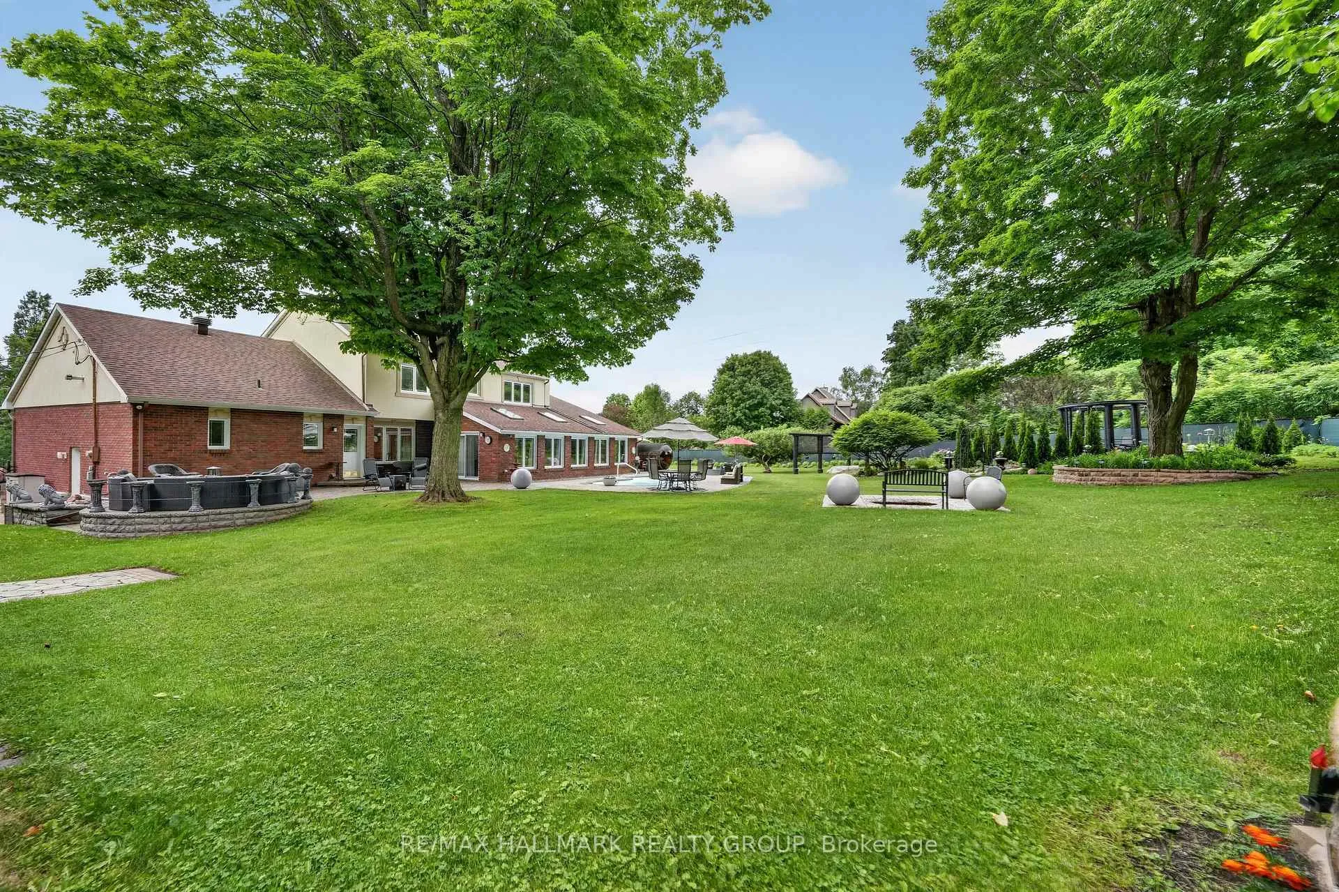 Photo 34 of 1064 Moffatt Drive, Ottawa, Cumberland Ridge — HOMEH