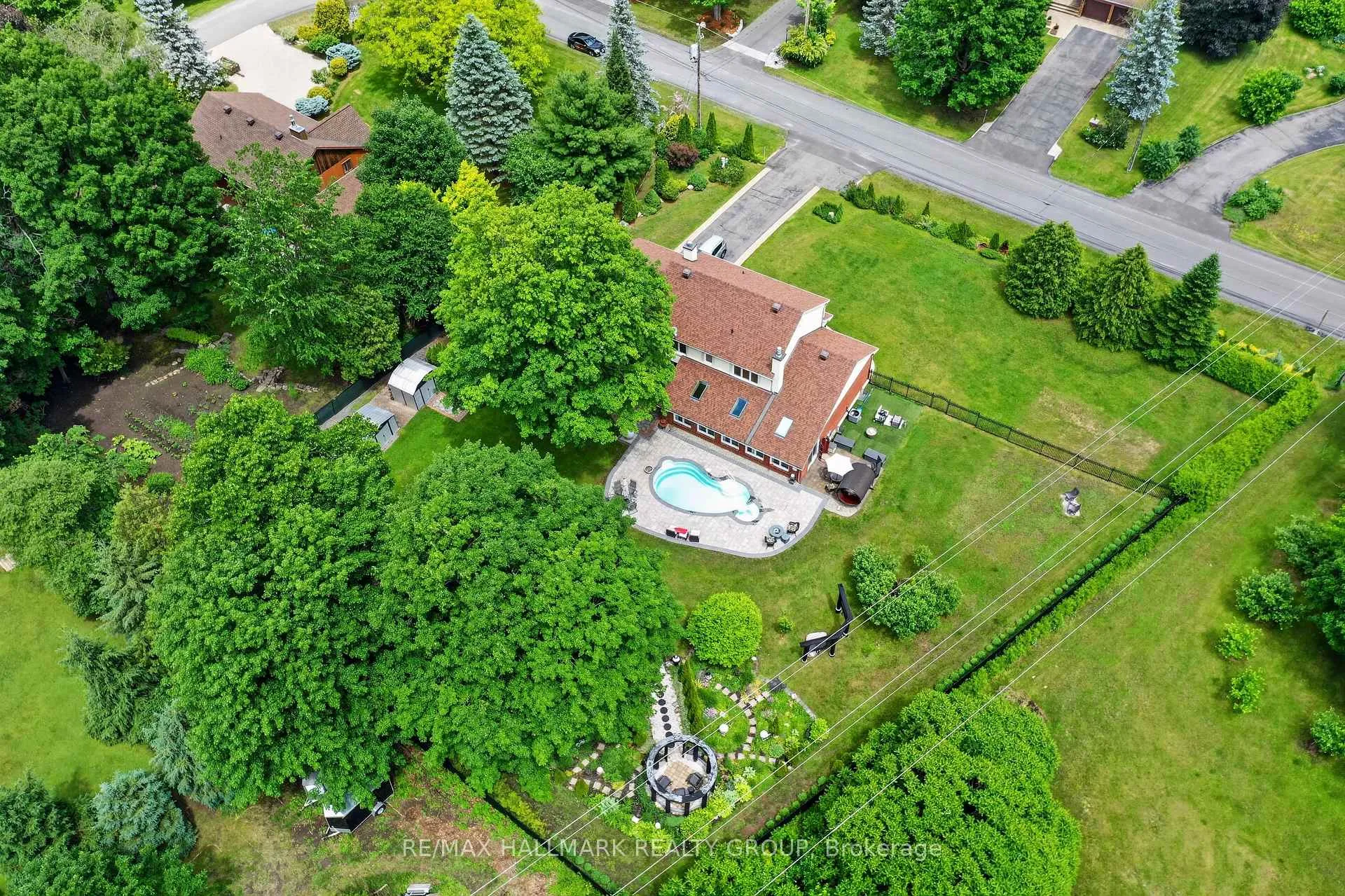 Photo 38 of 1064 Moffatt Drive, Ottawa, Cumberland Ridge — HOMEH