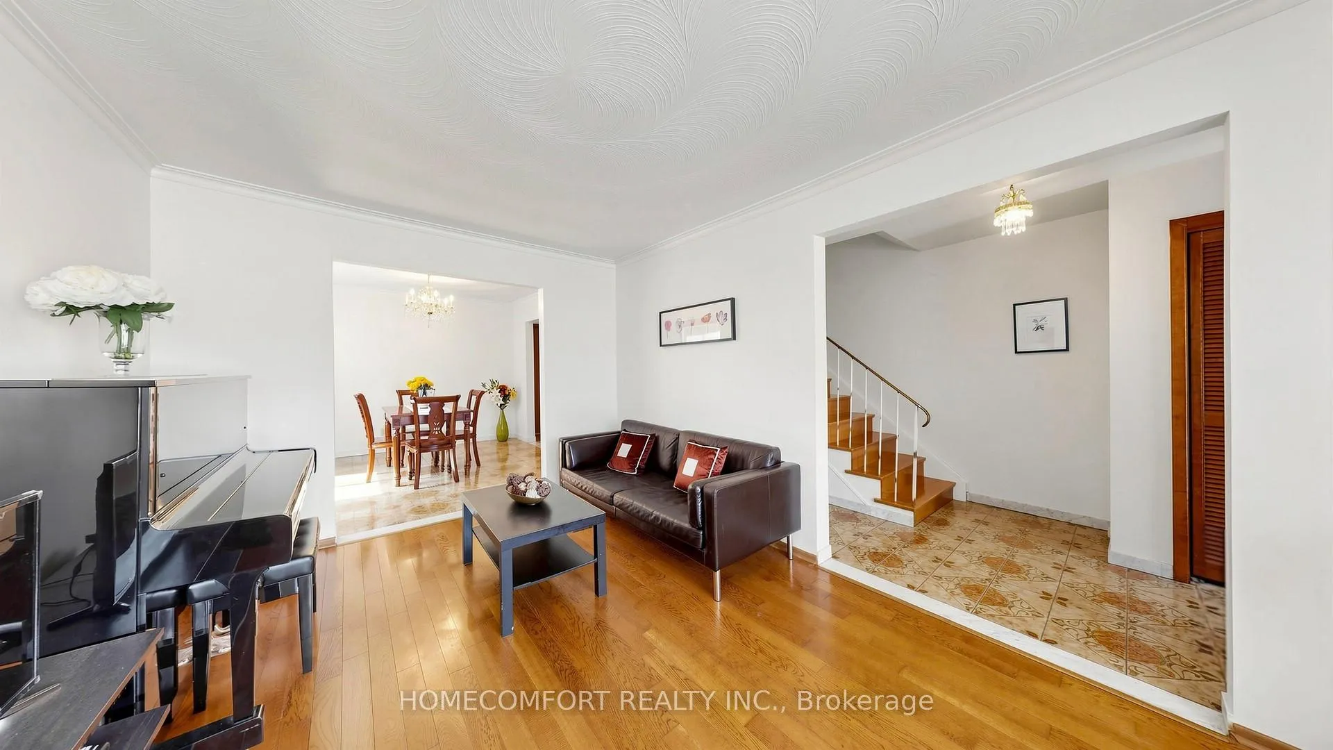 Photo 8 of 76 Barrington Avenue, Toronto, Woodbine-Lumsden — HOMEH