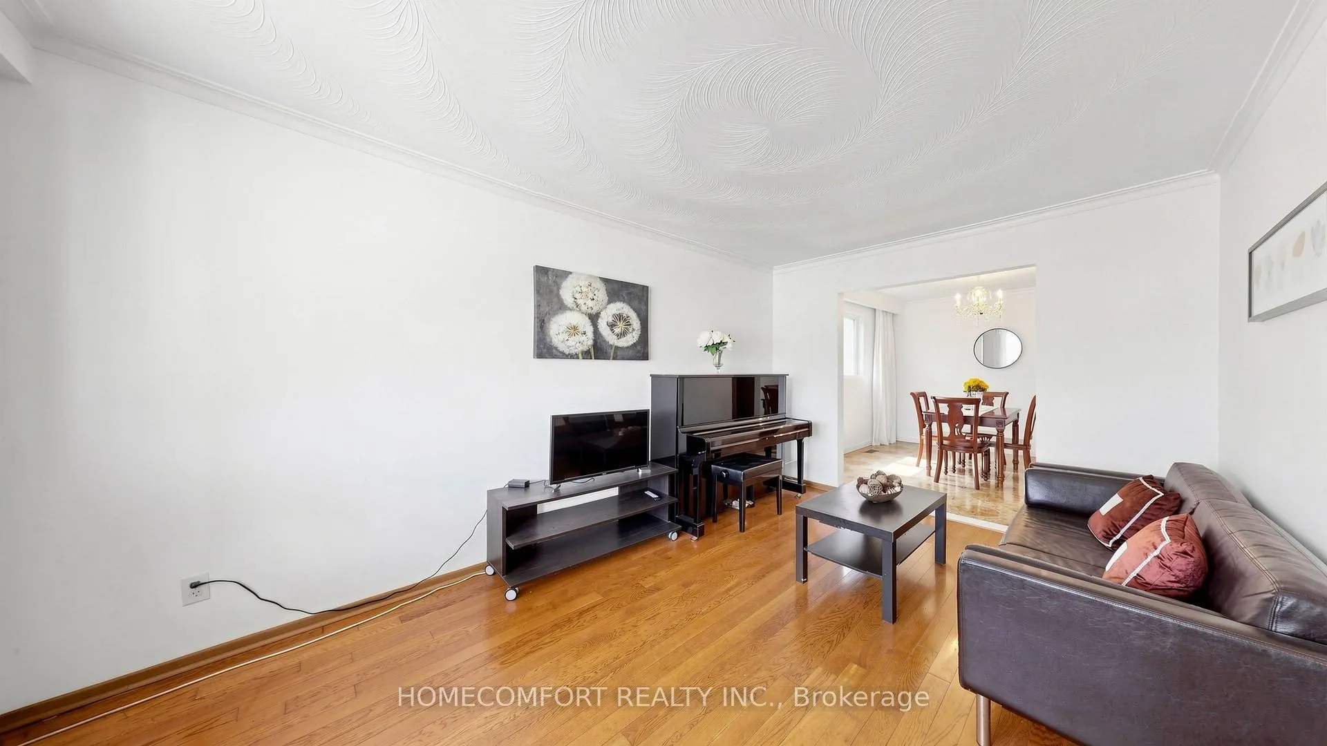 Photo 11 of 76 Barrington Avenue, Toronto, Woodbine-Lumsden — HOMEH