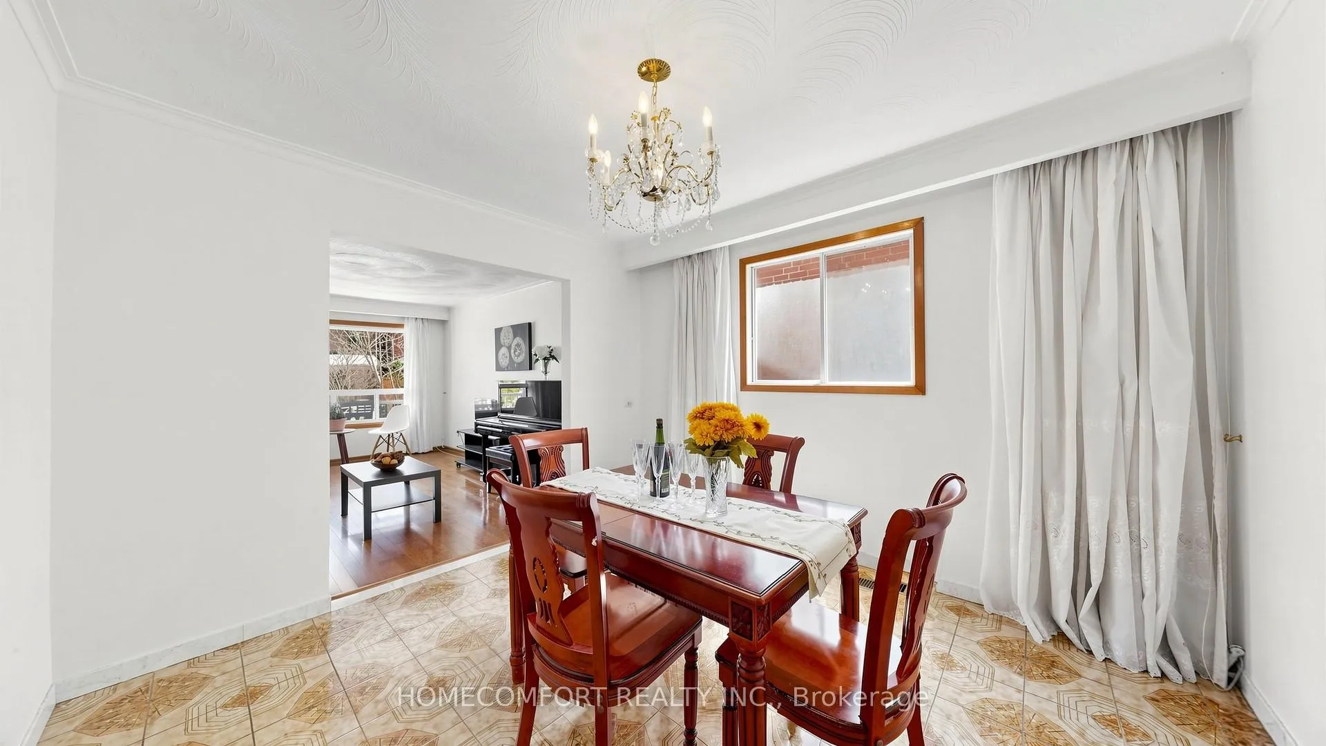 Photo 12 of 76 Barrington Avenue, Toronto, Woodbine-Lumsden — HOMEH
