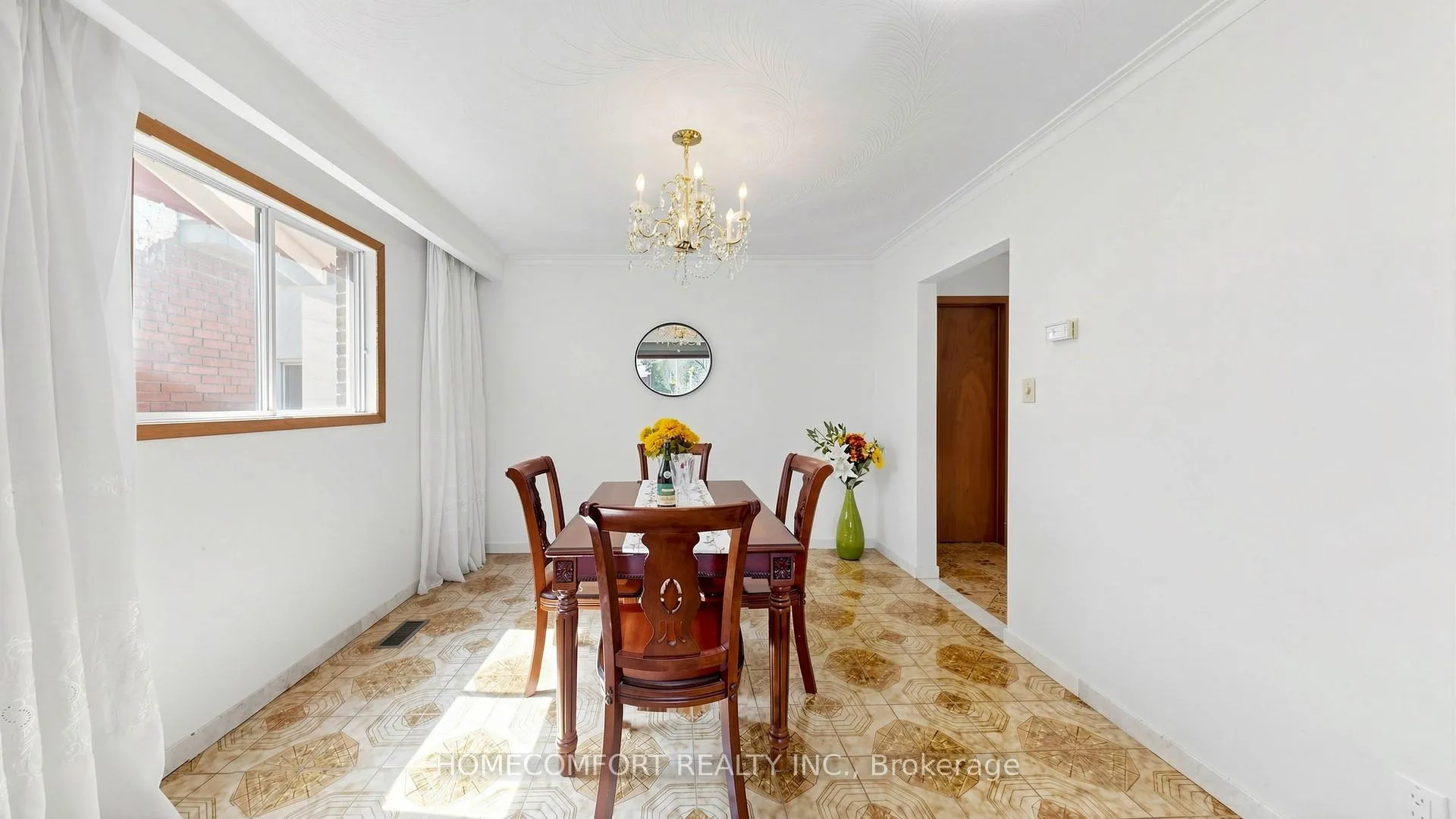 Photo 13 of 76 Barrington Avenue, Toronto, Woodbine-Lumsden — HOMEH