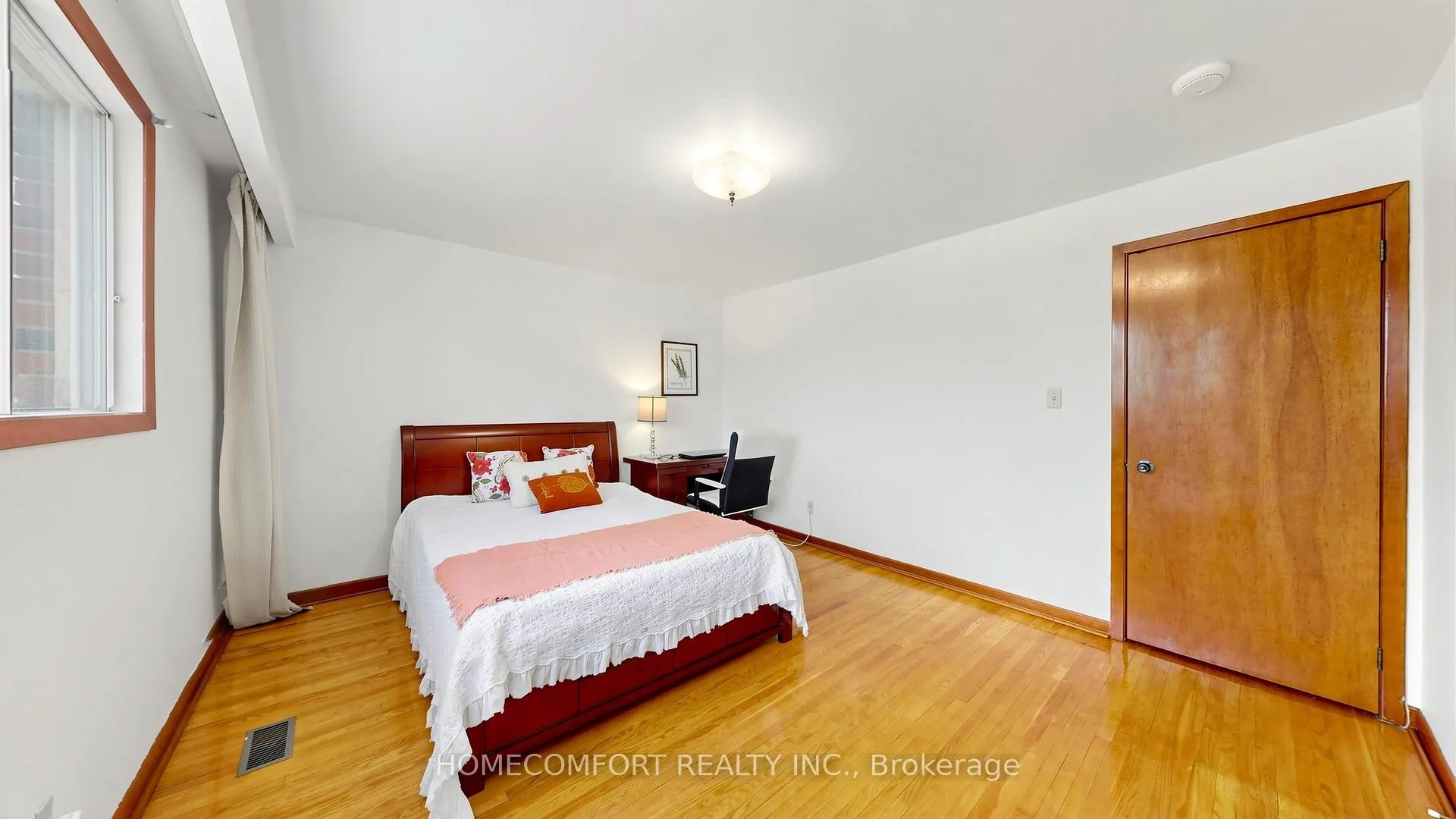 Photo 23 of 76 Barrington Avenue, Toronto, Woodbine-Lumsden — HOMEH