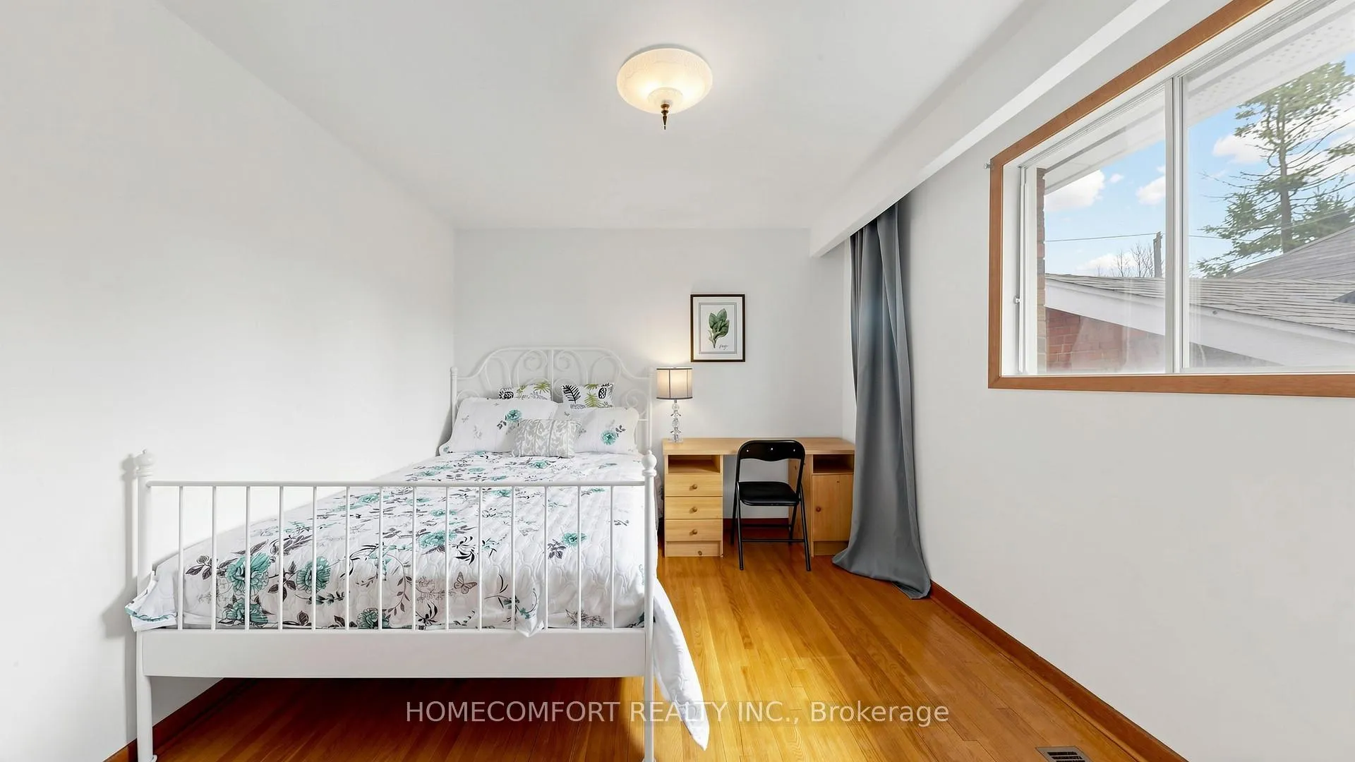 Photo 26 of 76 Barrington Avenue, Toronto, Woodbine-Lumsden — HOMEH