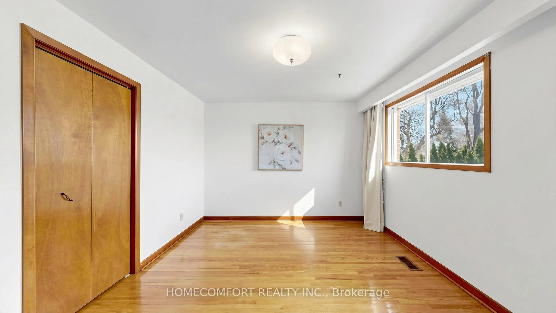 Photo 29 of 76 Barrington Avenue, Toronto, Woodbine-Lumsden — HOMEH