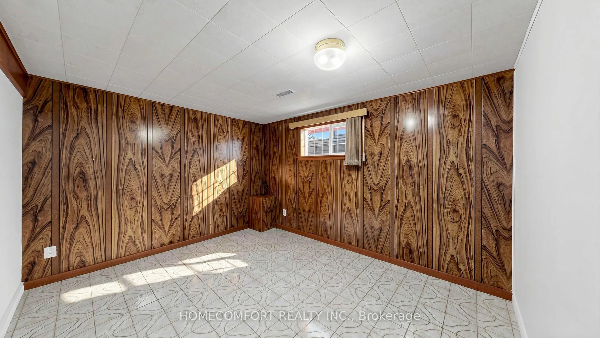Photo 32 of 76 Barrington Avenue, Toronto, Woodbine-Lumsden — HOMEH