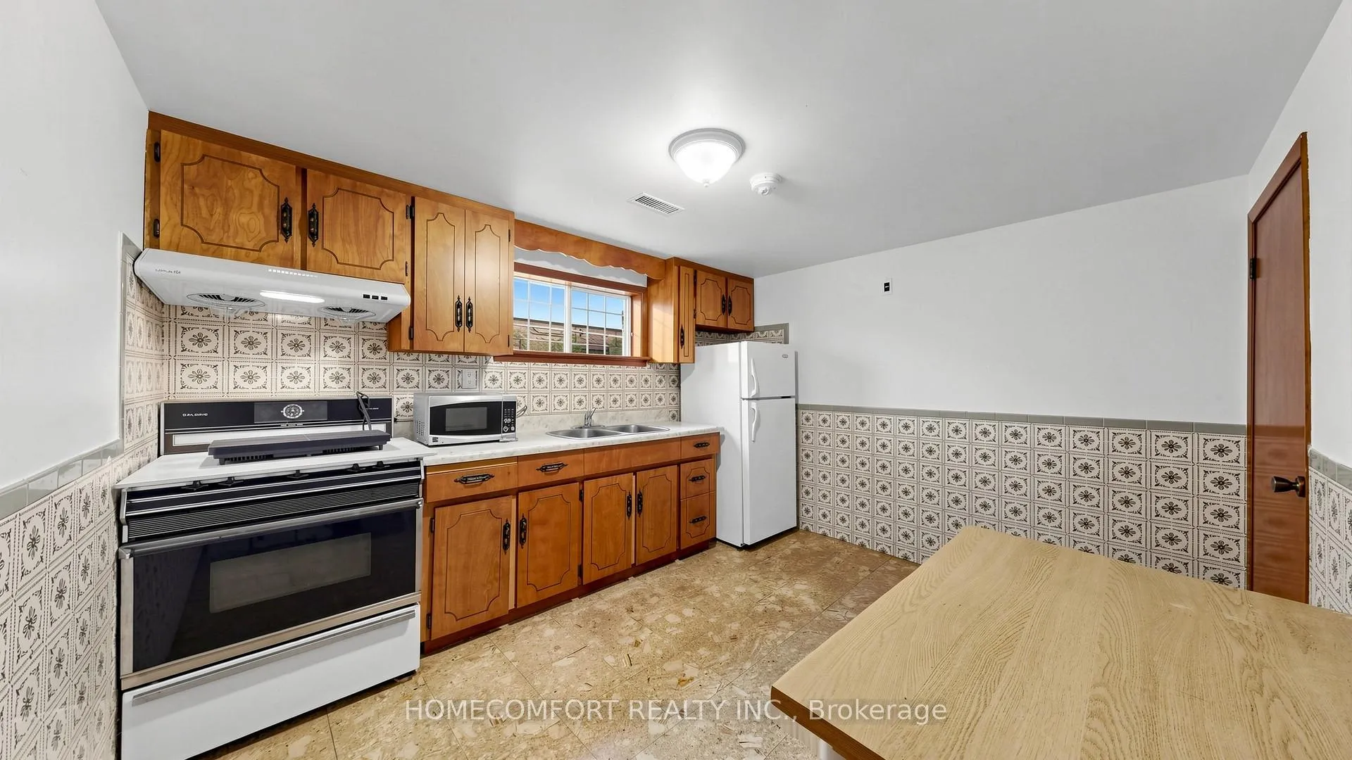 Photo 34 of 76 Barrington Avenue, Toronto, Woodbine-Lumsden — HOMEH