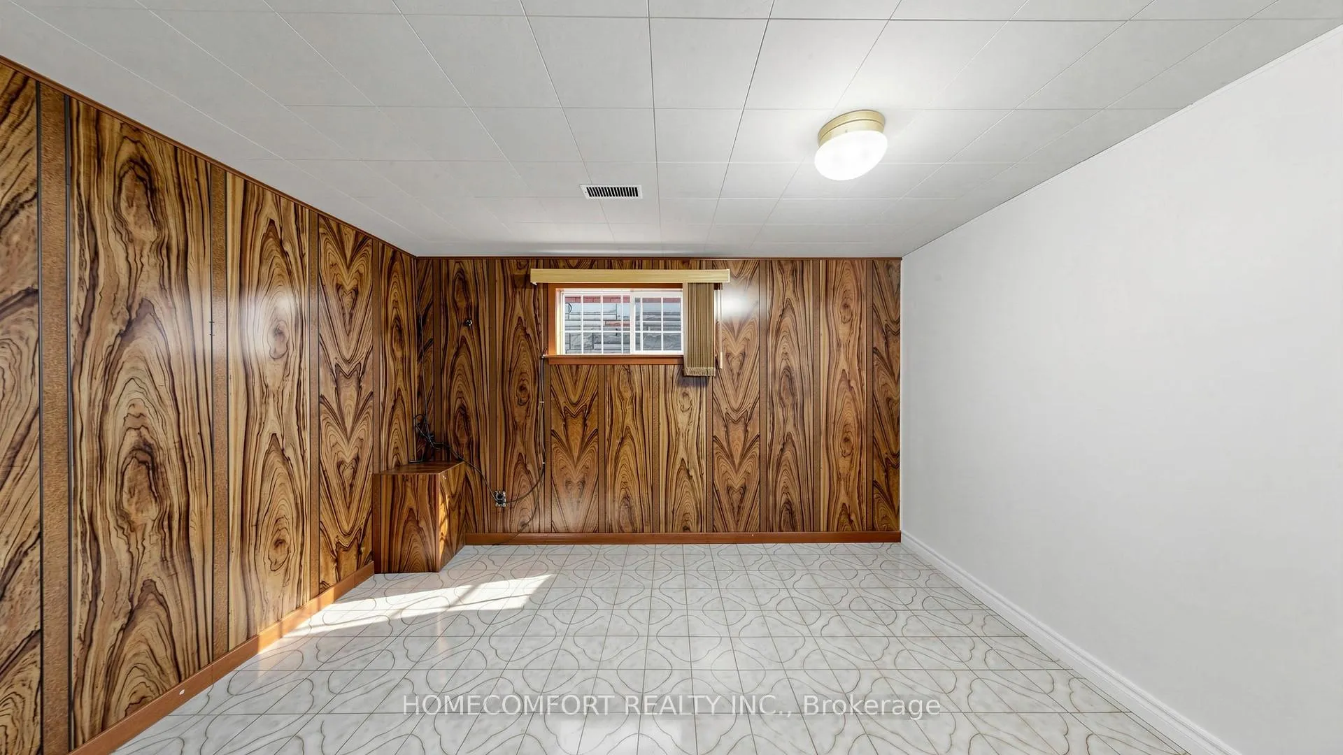 Photo 35 of 76 Barrington Avenue, Toronto, Woodbine-Lumsden — HOMEH