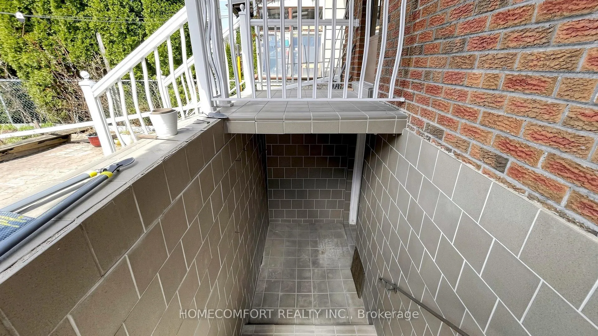 Photo 47 of 76 Barrington Avenue, Toronto, Woodbine-Lumsden — HOMEH