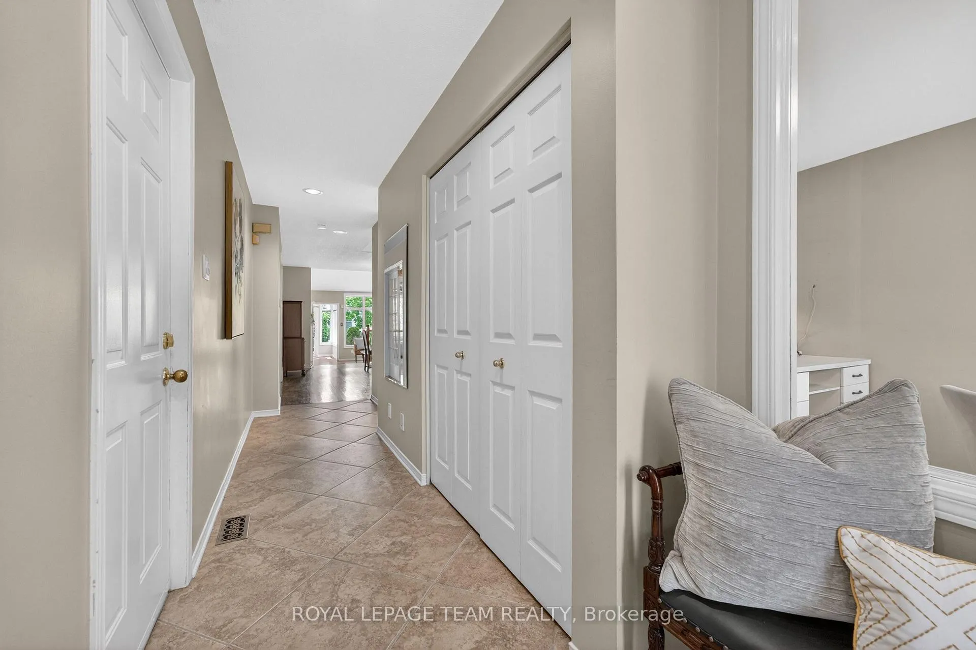 Photo 2 of Unit 31, 6 Grand Cedar Court, Ottawa, Stittsville (Central) — HOMEH