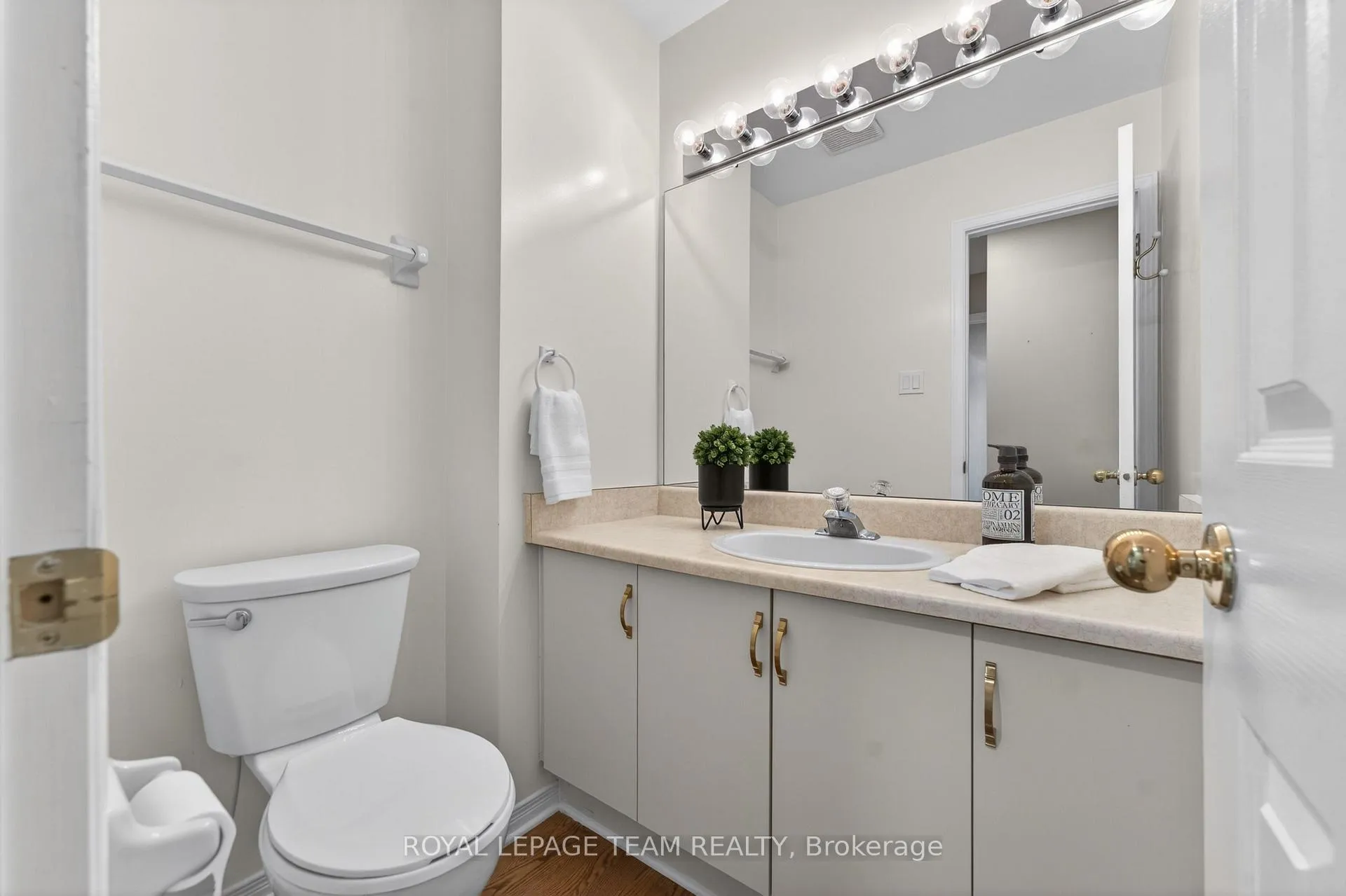 Photo 24 of Unit 31, 6 Grand Cedar Court, Ottawa, Stittsville (Central) — HOMEH