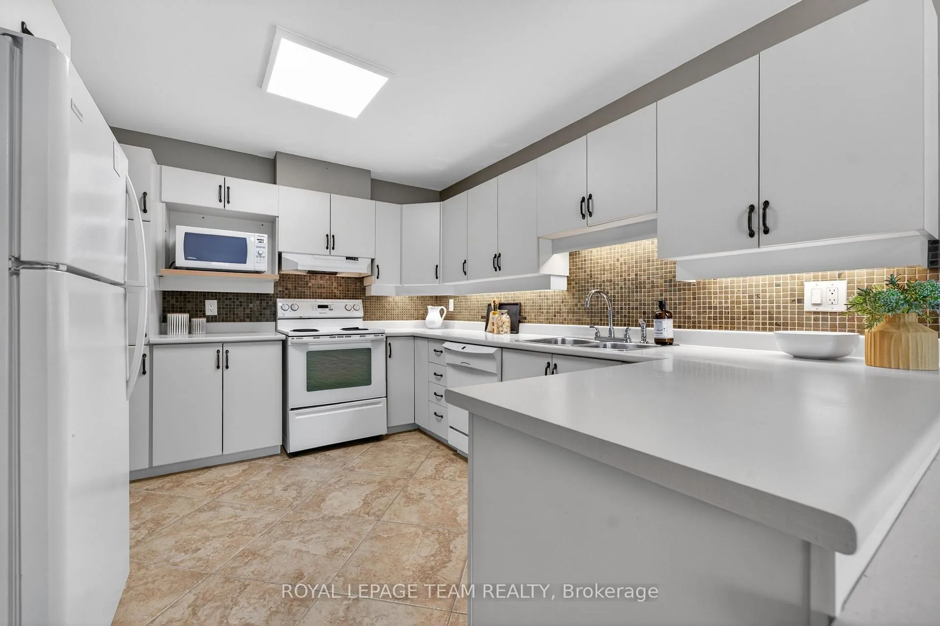 Photo 27 of Unit 31, 6 Grand Cedar Court, Ottawa, Stittsville (Central) — HOMEH