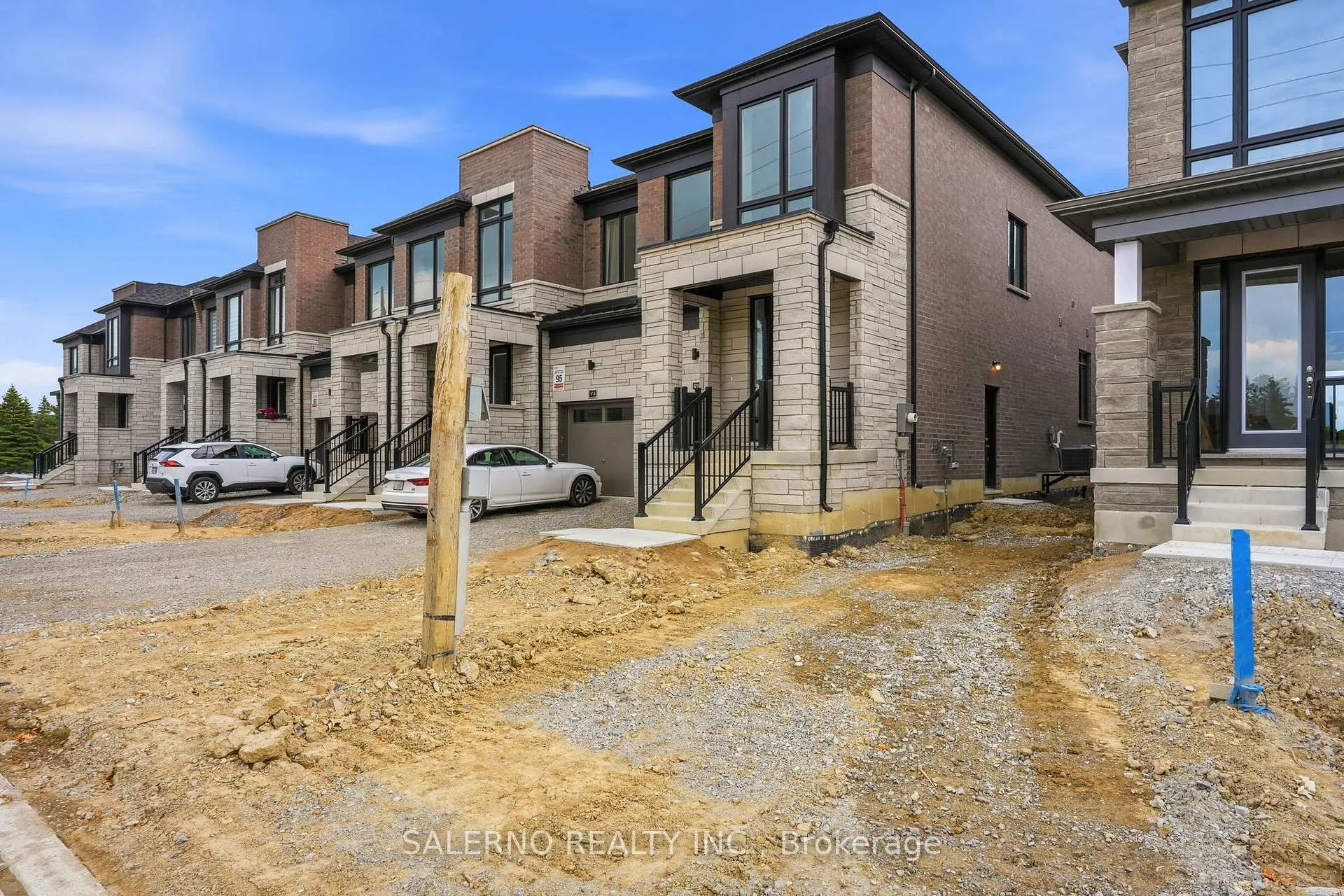 Photo 2 of 616 Glasgow Road, Caledon, Bolton West — HOMEH