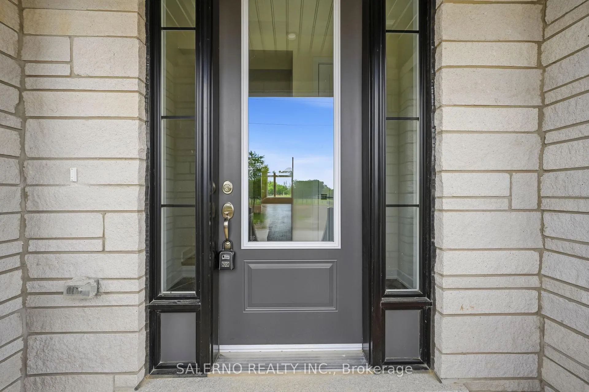 Photo 3 of 616 Glasgow Road, Caledon, Bolton West — HOMEH