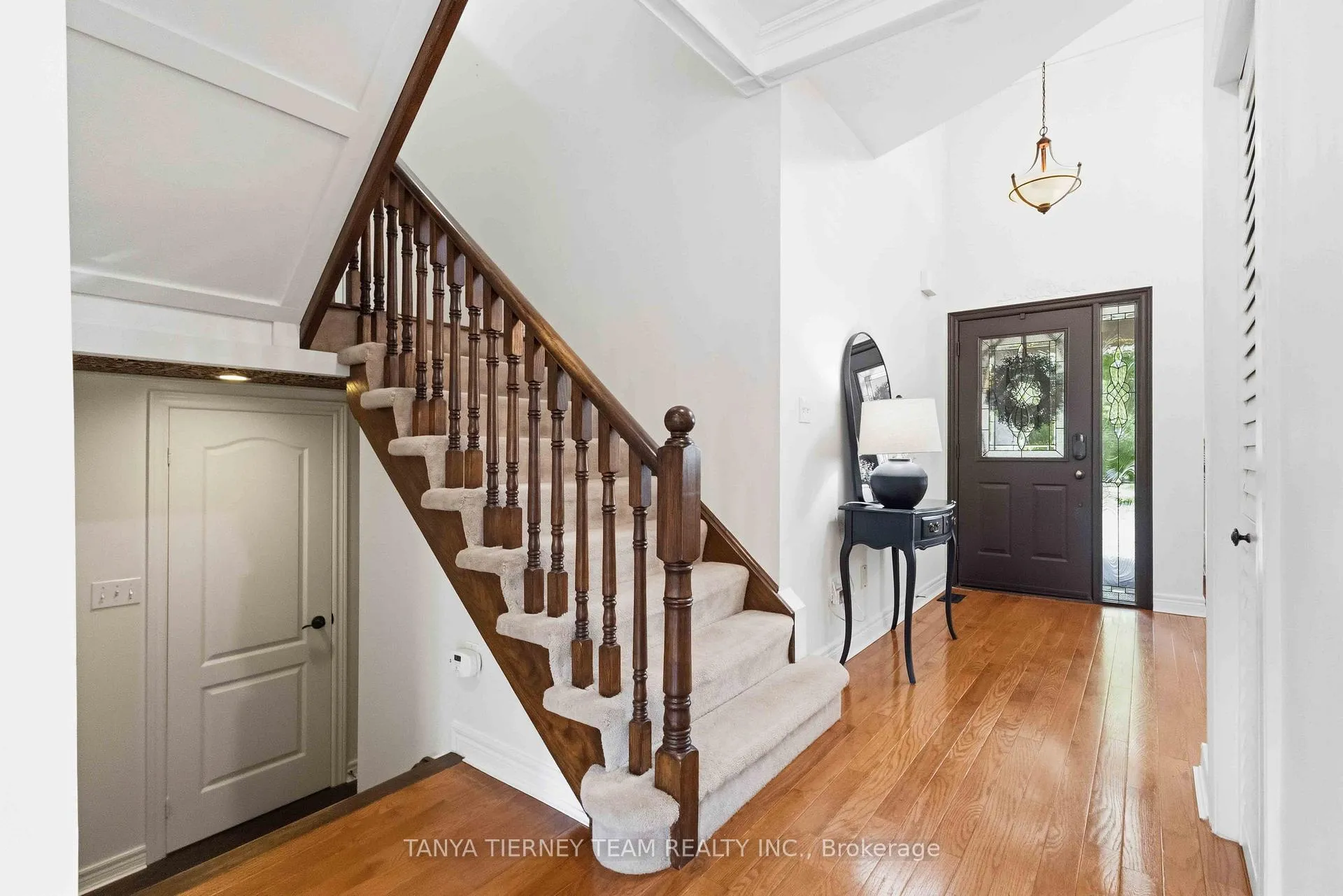 Photo 5 of 64 Tunney Place, Whitby, Brooklin — HOMEH