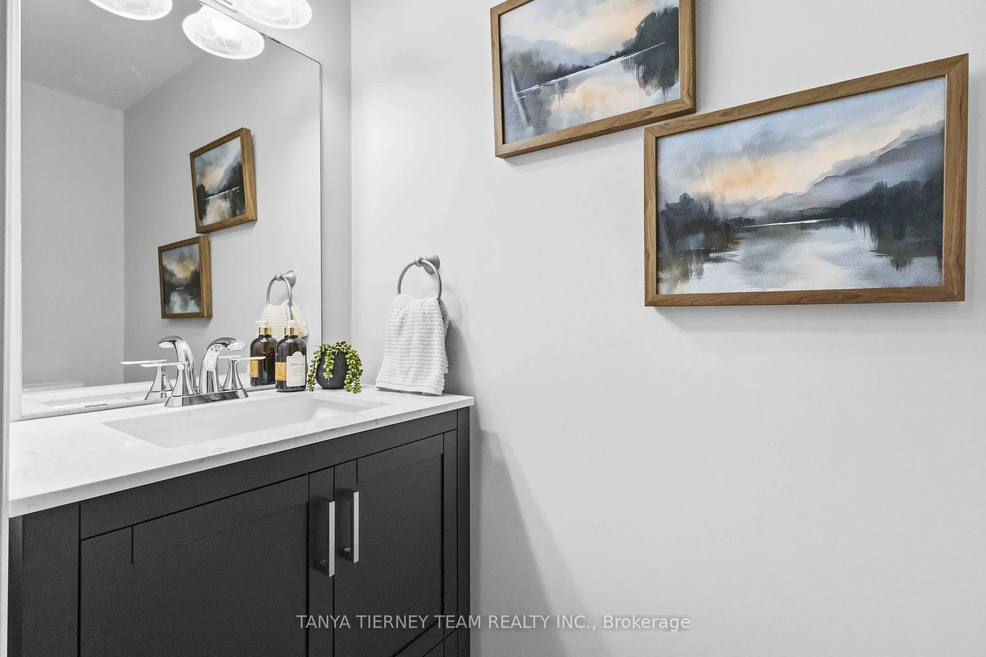 Photo 24 of 64 Tunney Place, Whitby, Brooklin — HOMEH