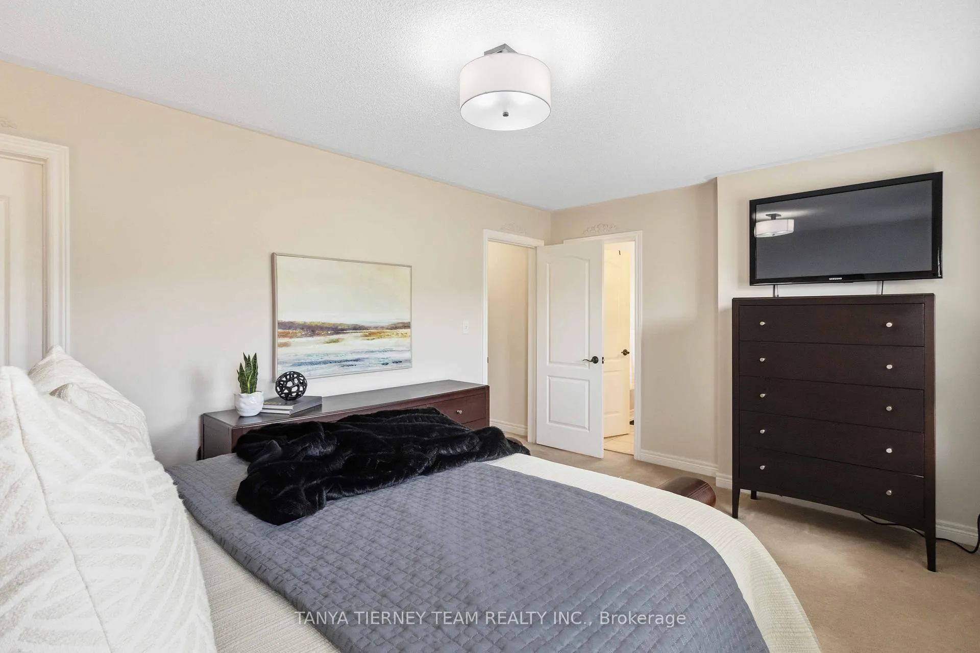 Photo 28 of 64 Tunney Place, Whitby, Brooklin — HOMEH