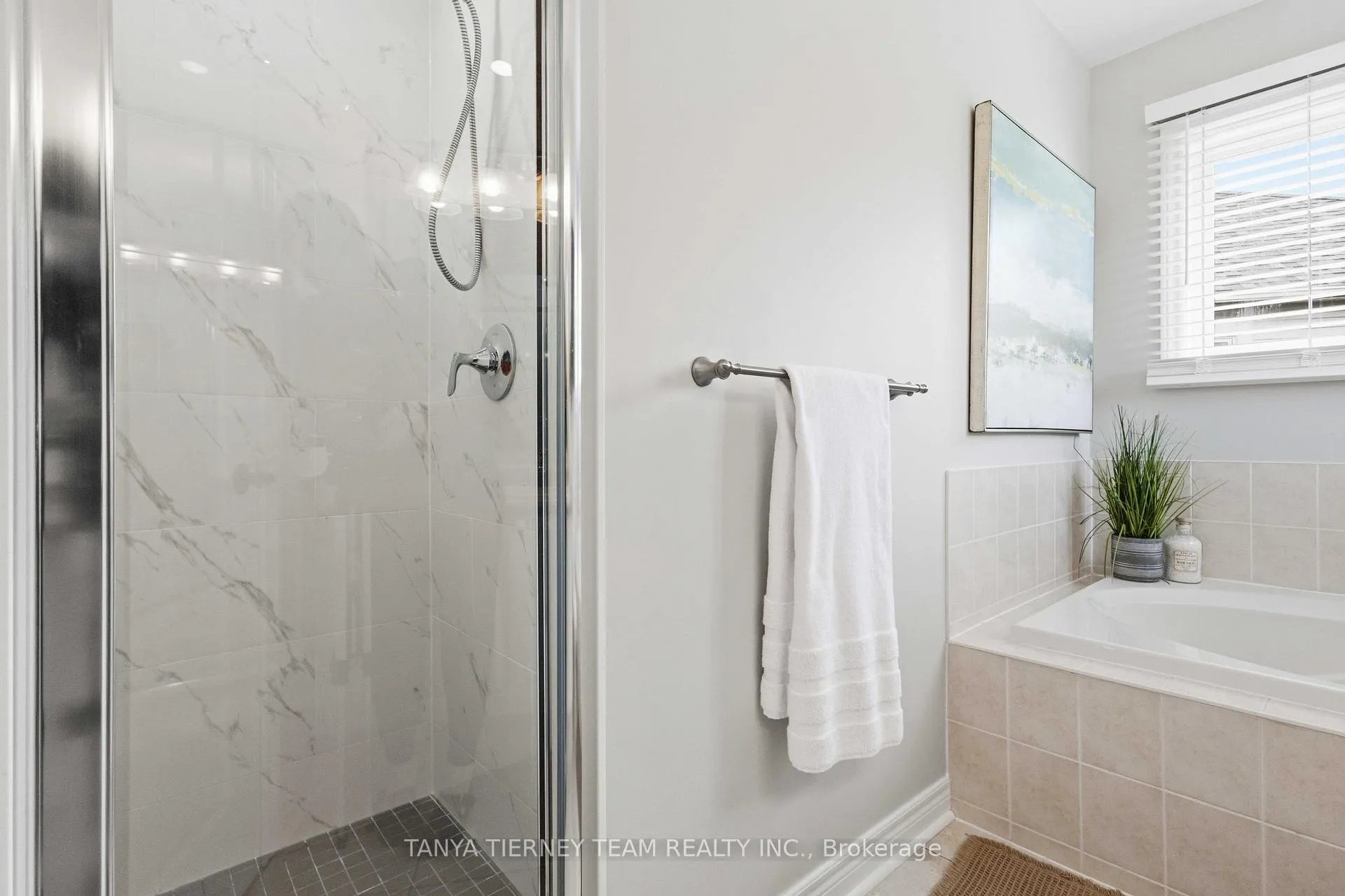Photo 30 of 64 Tunney Place, Whitby, Brooklin — HOMEH