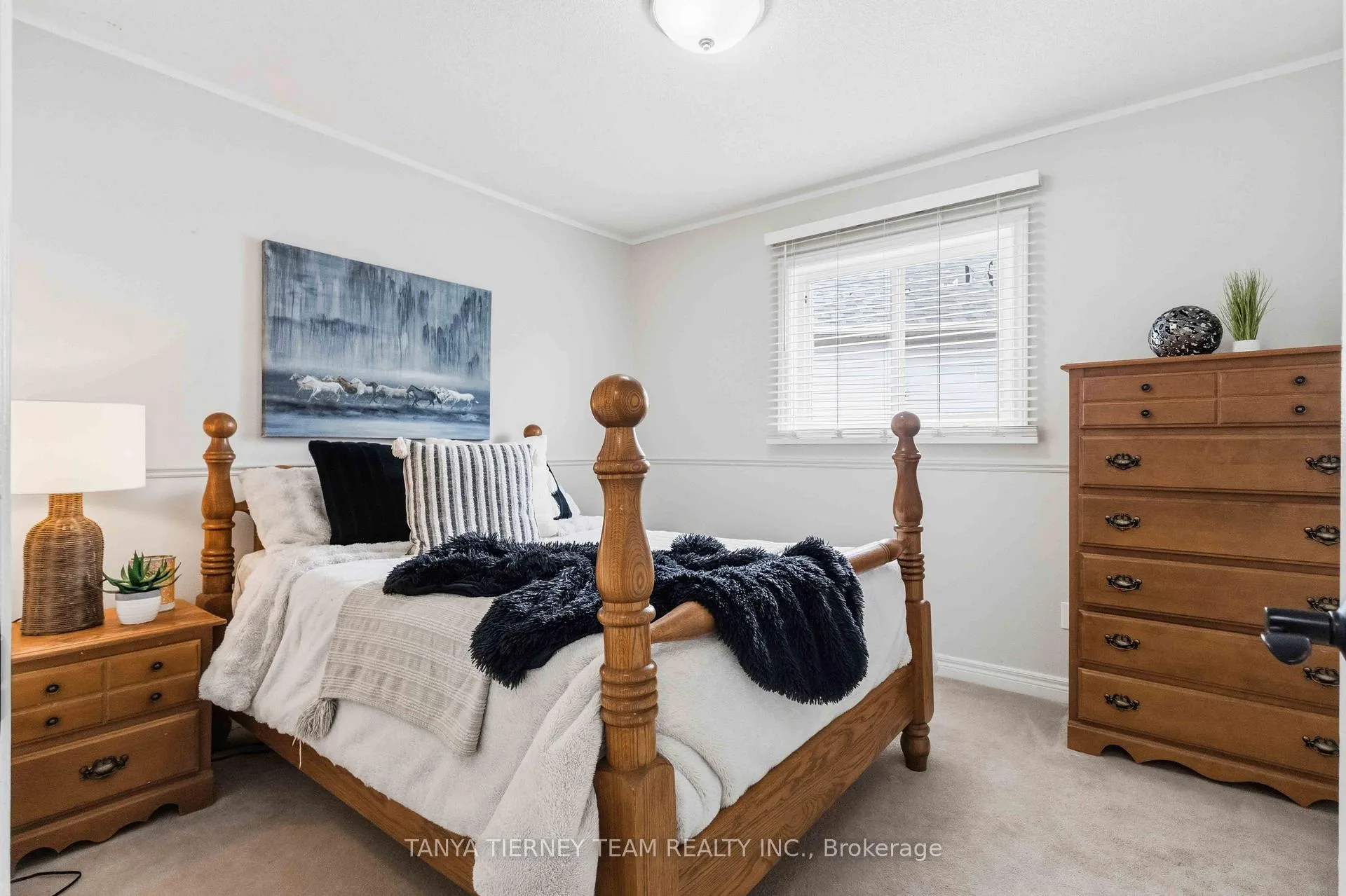 Photo 32 of 64 Tunney Place, Whitby, Brooklin — HOMEH