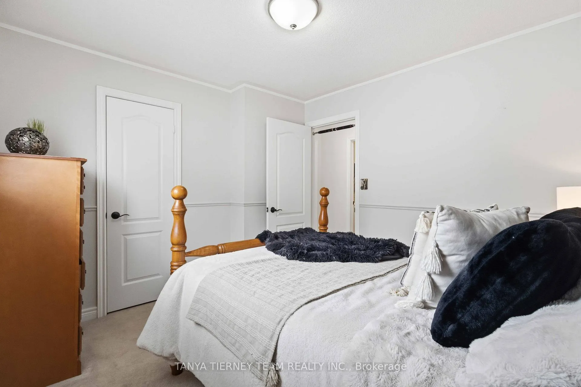 Photo 33 of 64 Tunney Place, Whitby, Brooklin — HOMEH