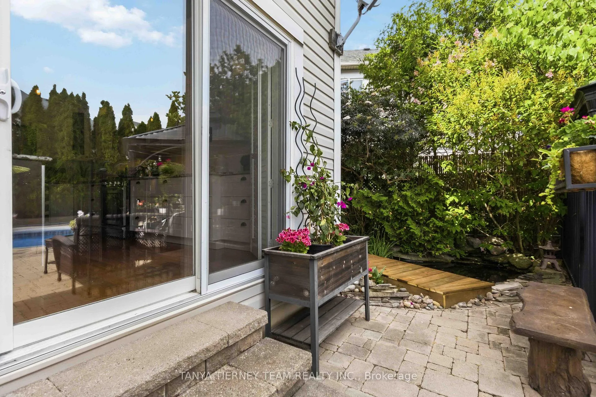 Photo 44 of 64 Tunney Place, Whitby, Brooklin — HOMEH