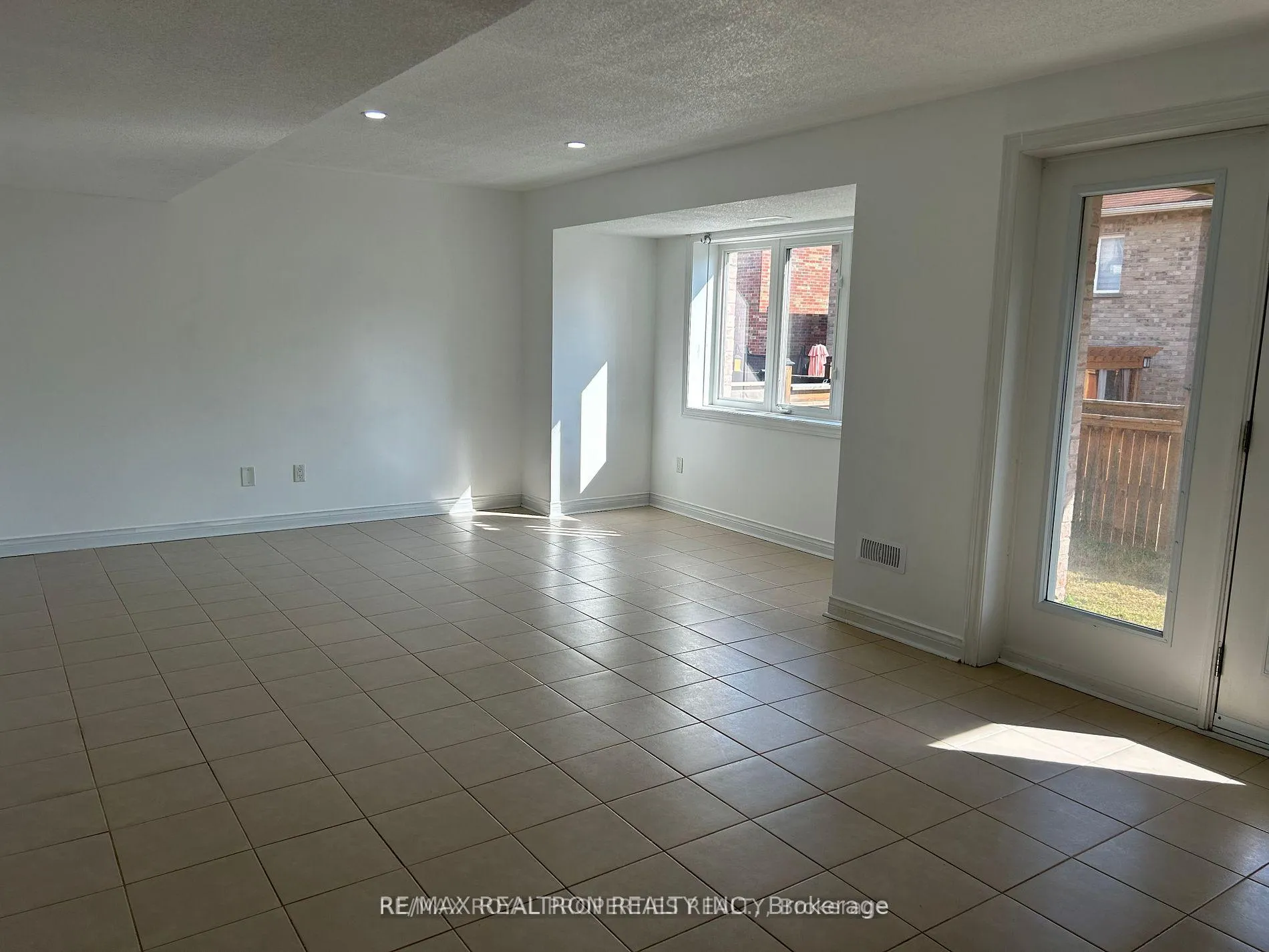 Photo 4 of Unit Basement, 9 Keith-Wright Crescent, Ajax, Northeast Ajax — HOMEH