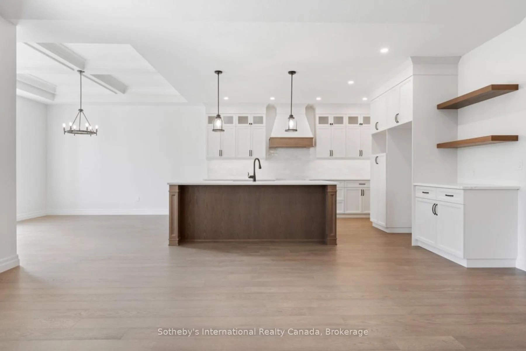 Photo 2 of 81 Cedar Street, Brant, Paris — HOMEH