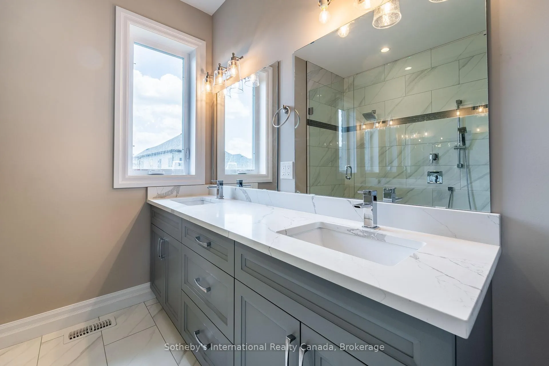 Photo 8 of 81 Cedar Street, Brant, Paris — HOMEH