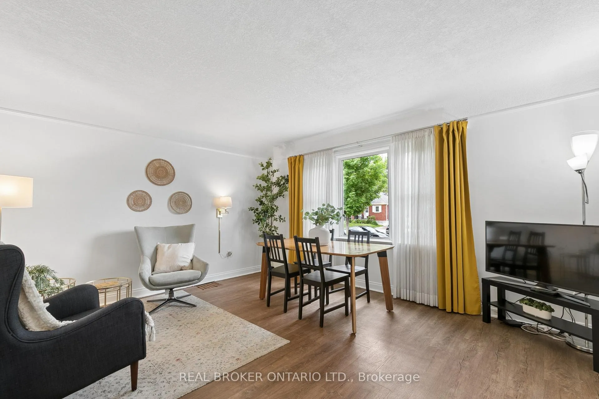 Photo 4 of 209 Bedford Road, Kitchener — HOMEH