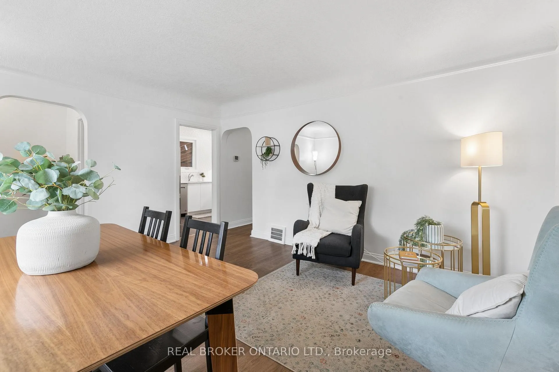 Photo 5 of 209 Bedford Road, Kitchener — HOMEH