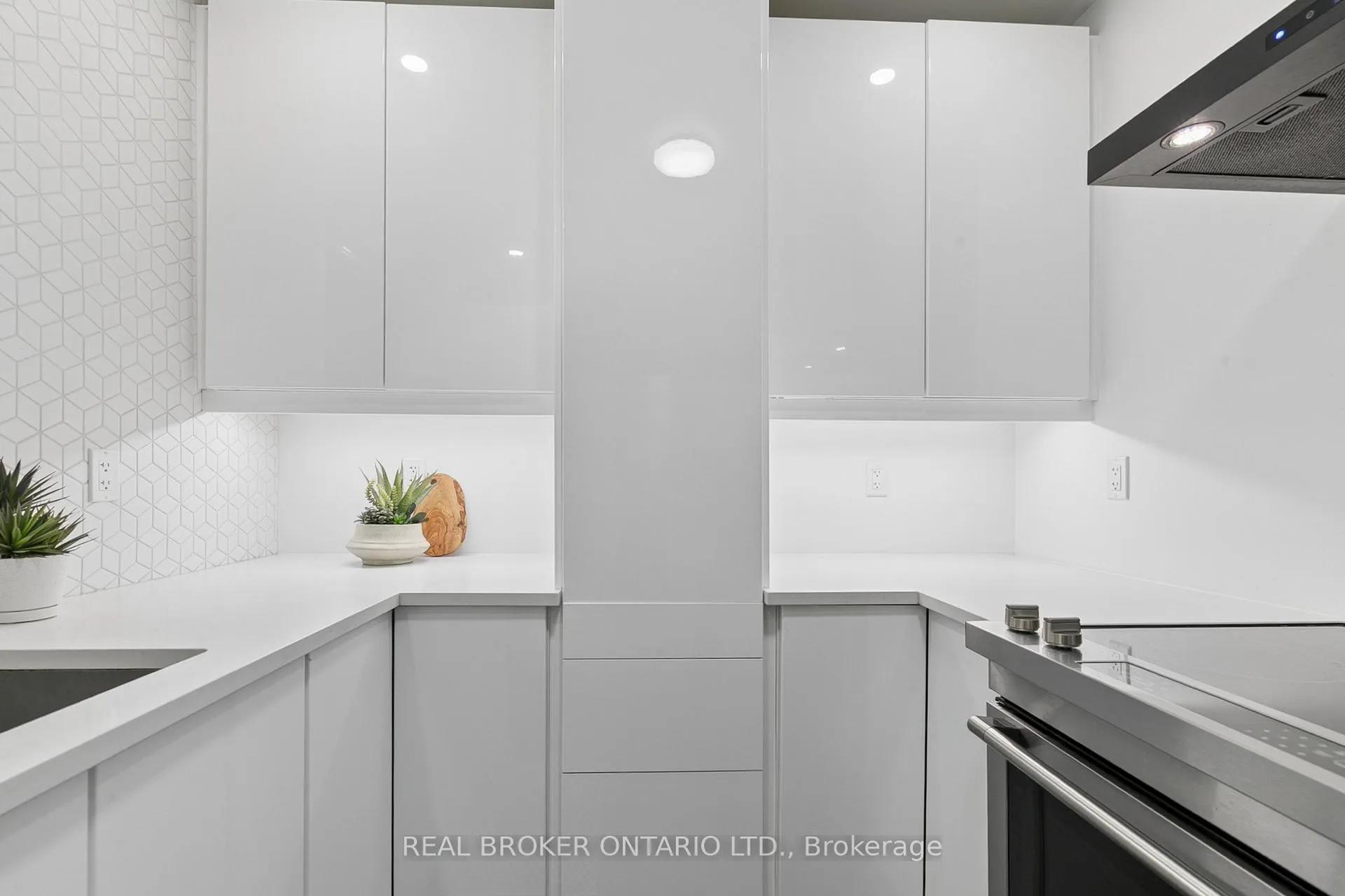 Photo 12 of 209 Bedford Road, Kitchener — HOMEH
