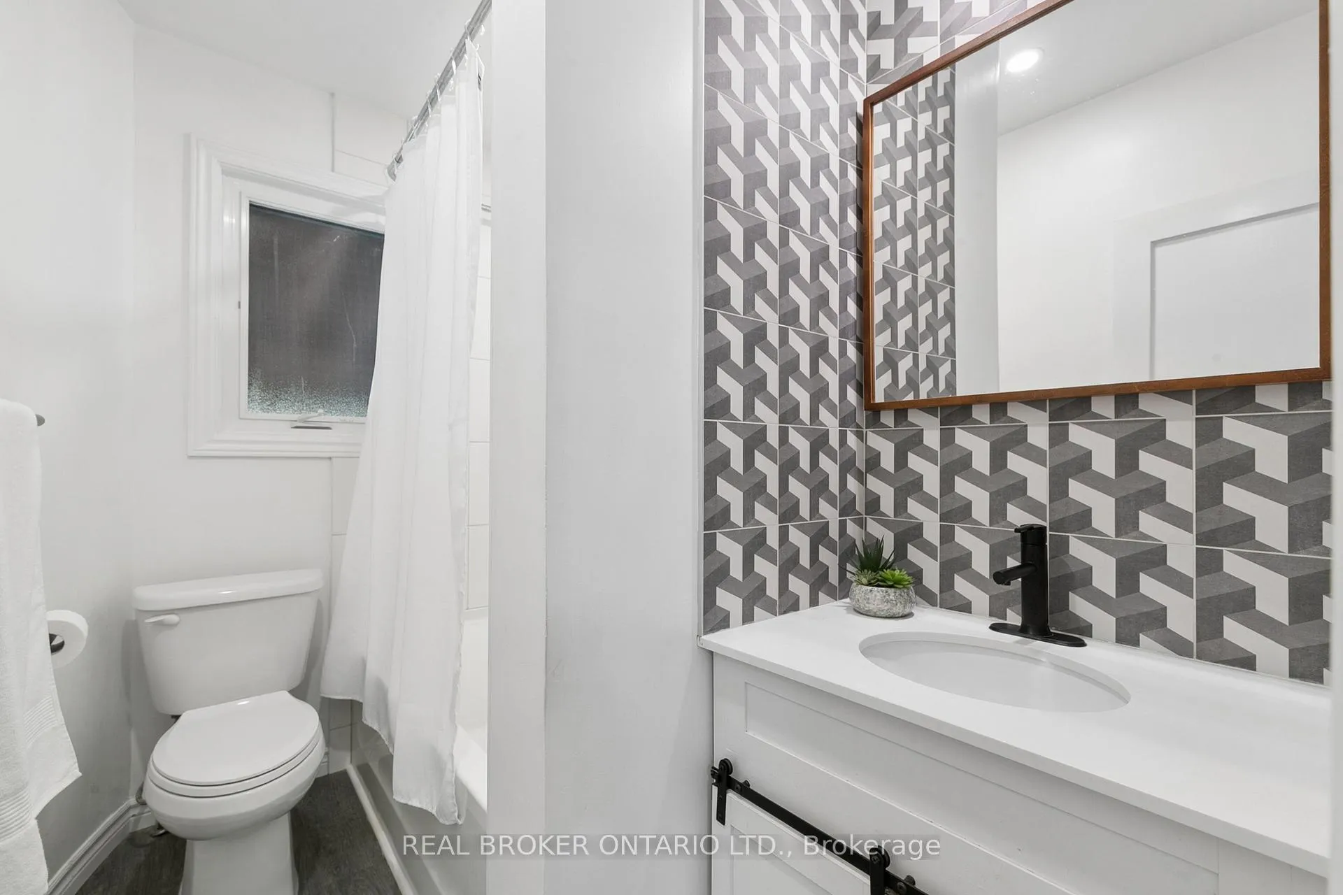 Photo 17 of 209 Bedford Road, Kitchener — HOMEH