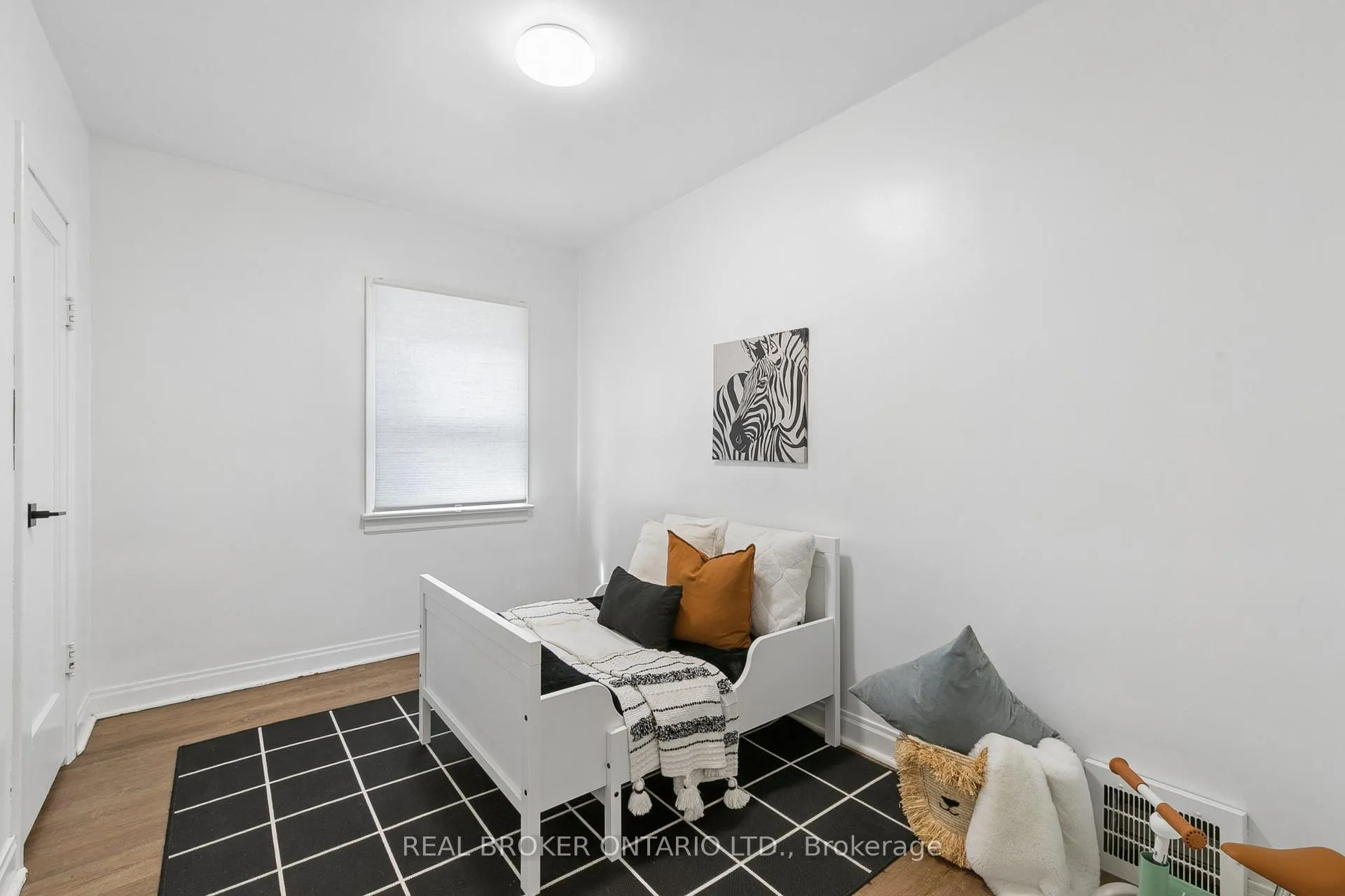 Photo 18 of 209 Bedford Road, Kitchener — HOMEH
