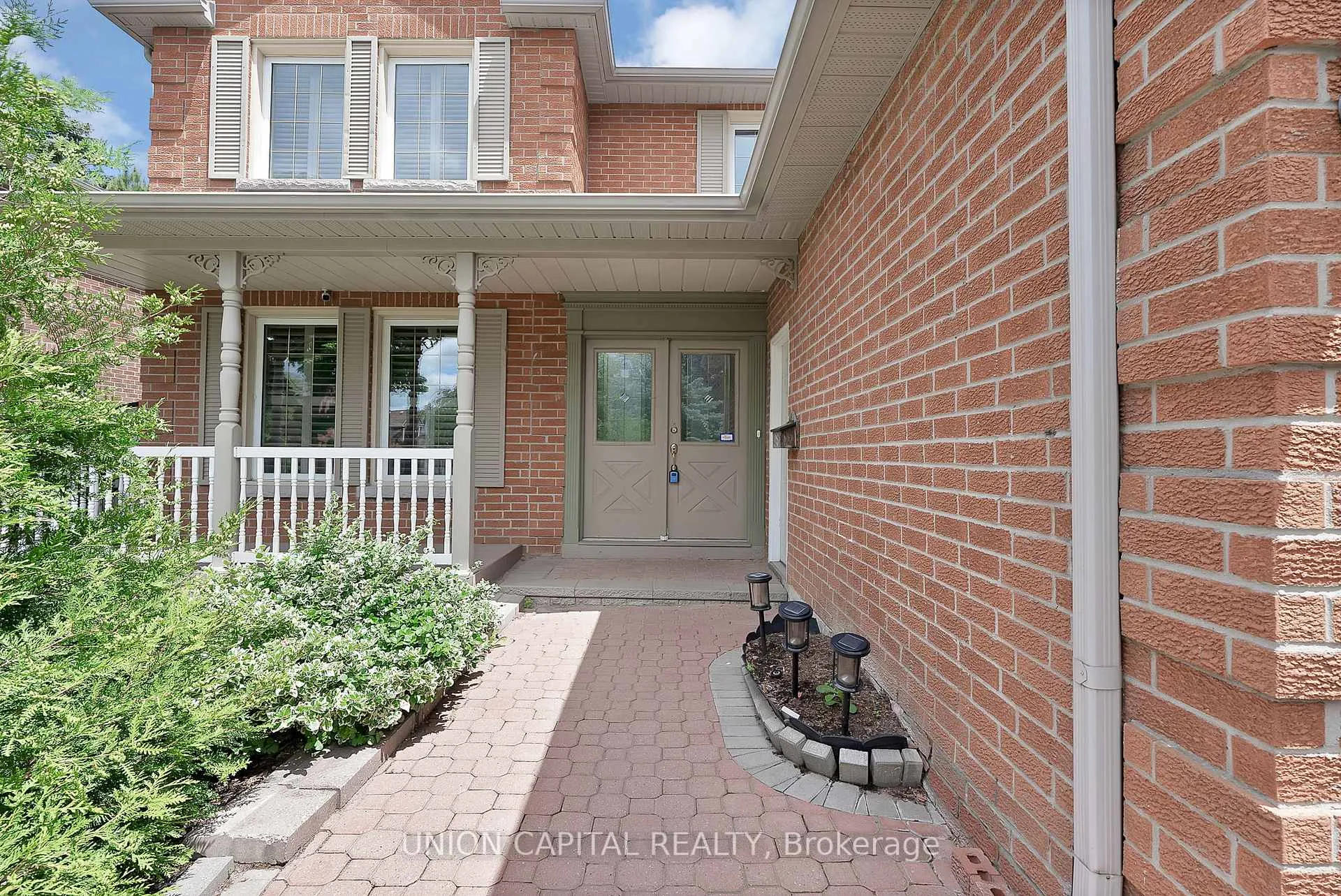 Photo 2 of 35 Mccarty Crescent, Markham, Markham Village — HOMEH