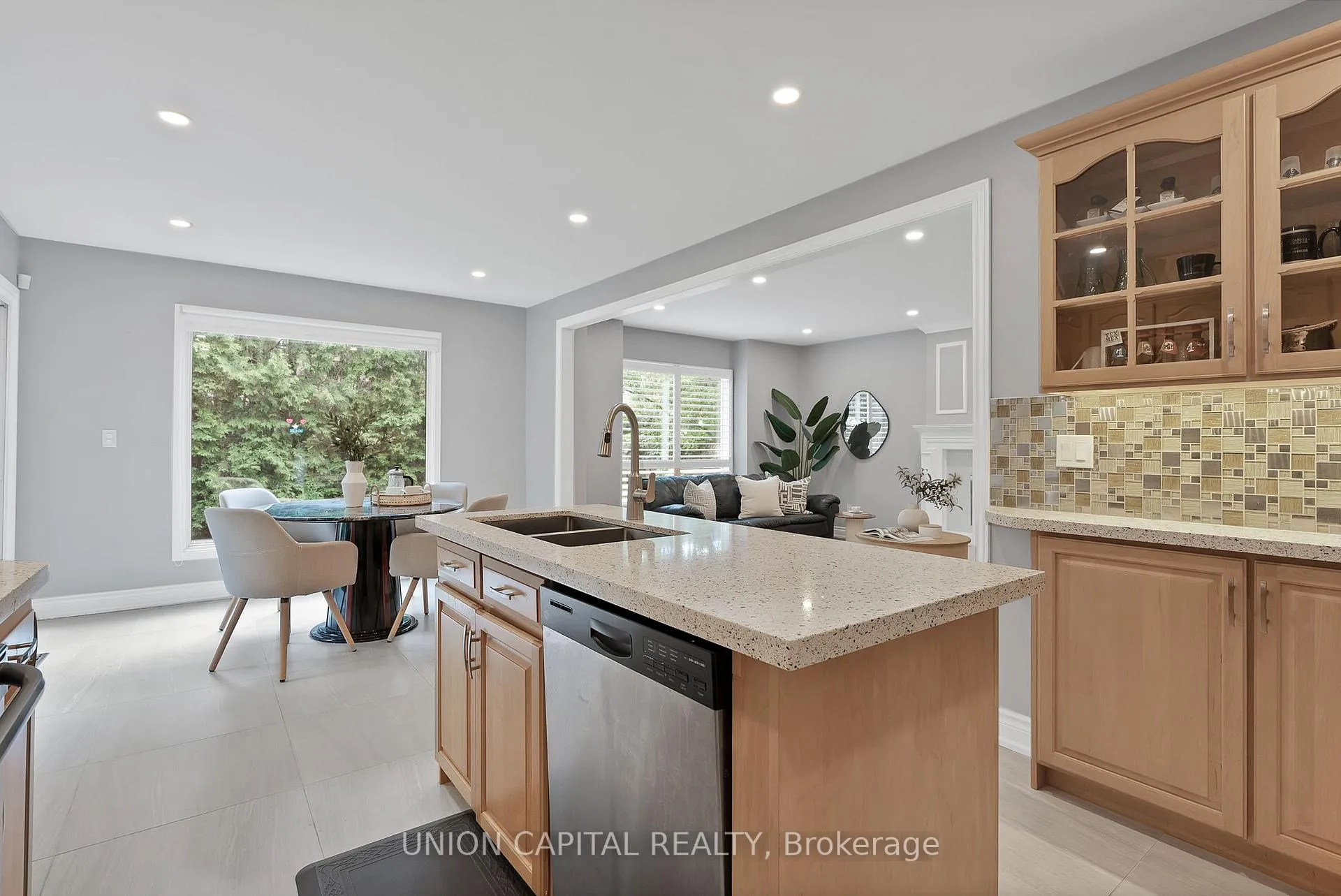 Photo 13 of 35 Mccarty Crescent, Markham, Markham Village — HOMEH