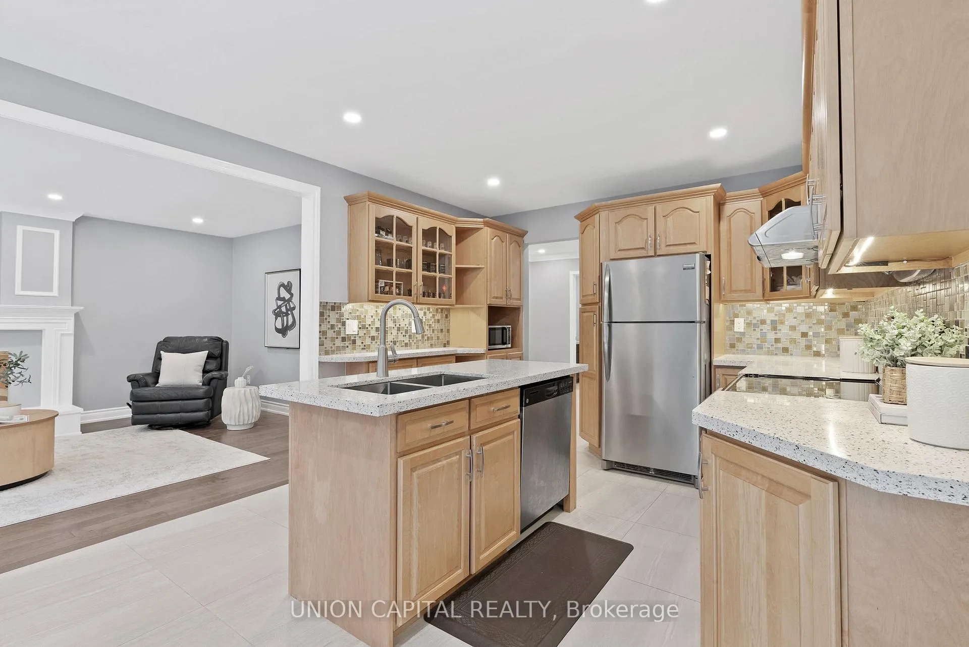 Photo 14 of 35 Mccarty Crescent, Markham, Markham Village — HOMEH