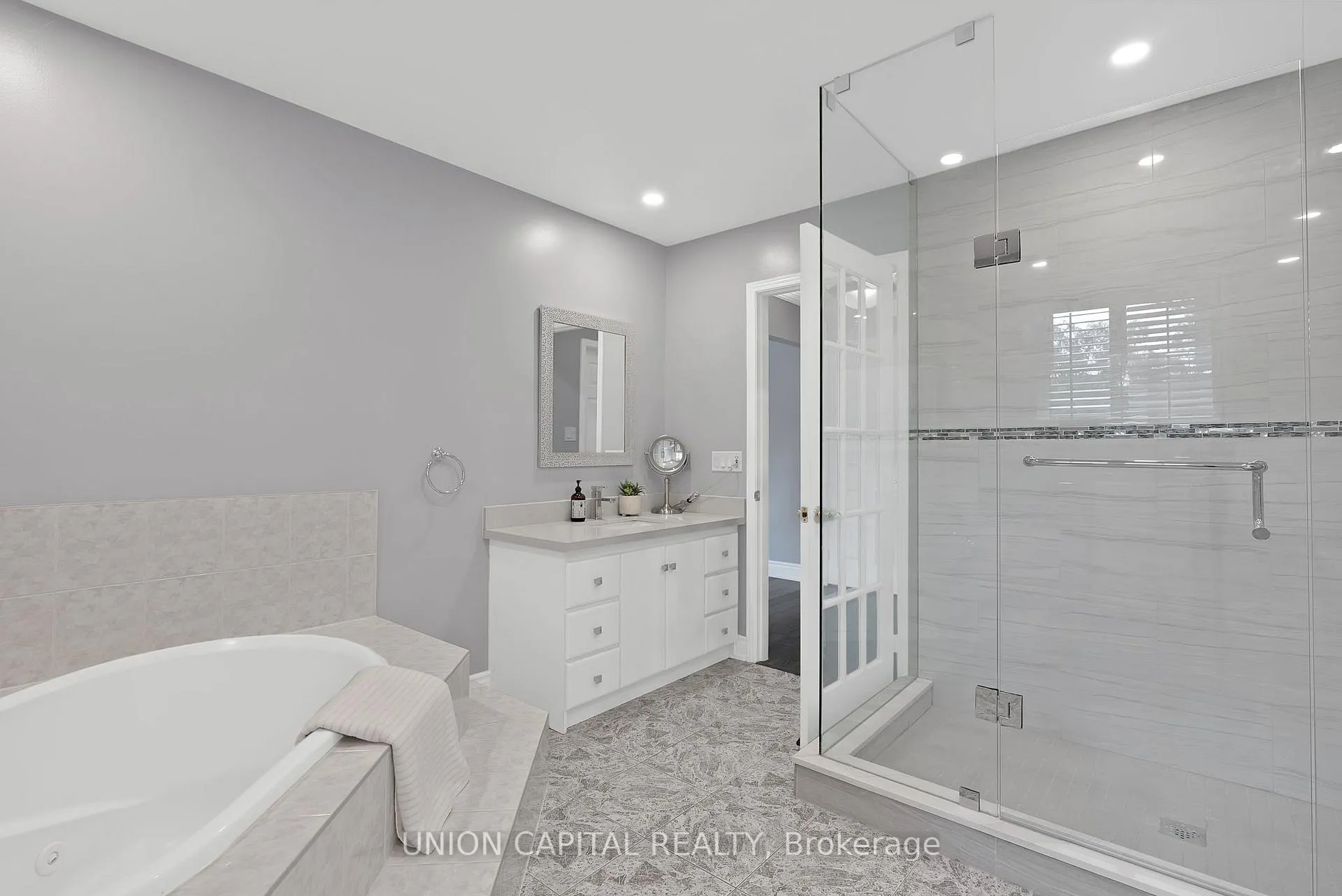 Photo 26 of 35 Mccarty Crescent, Markham, Markham Village — HOMEH