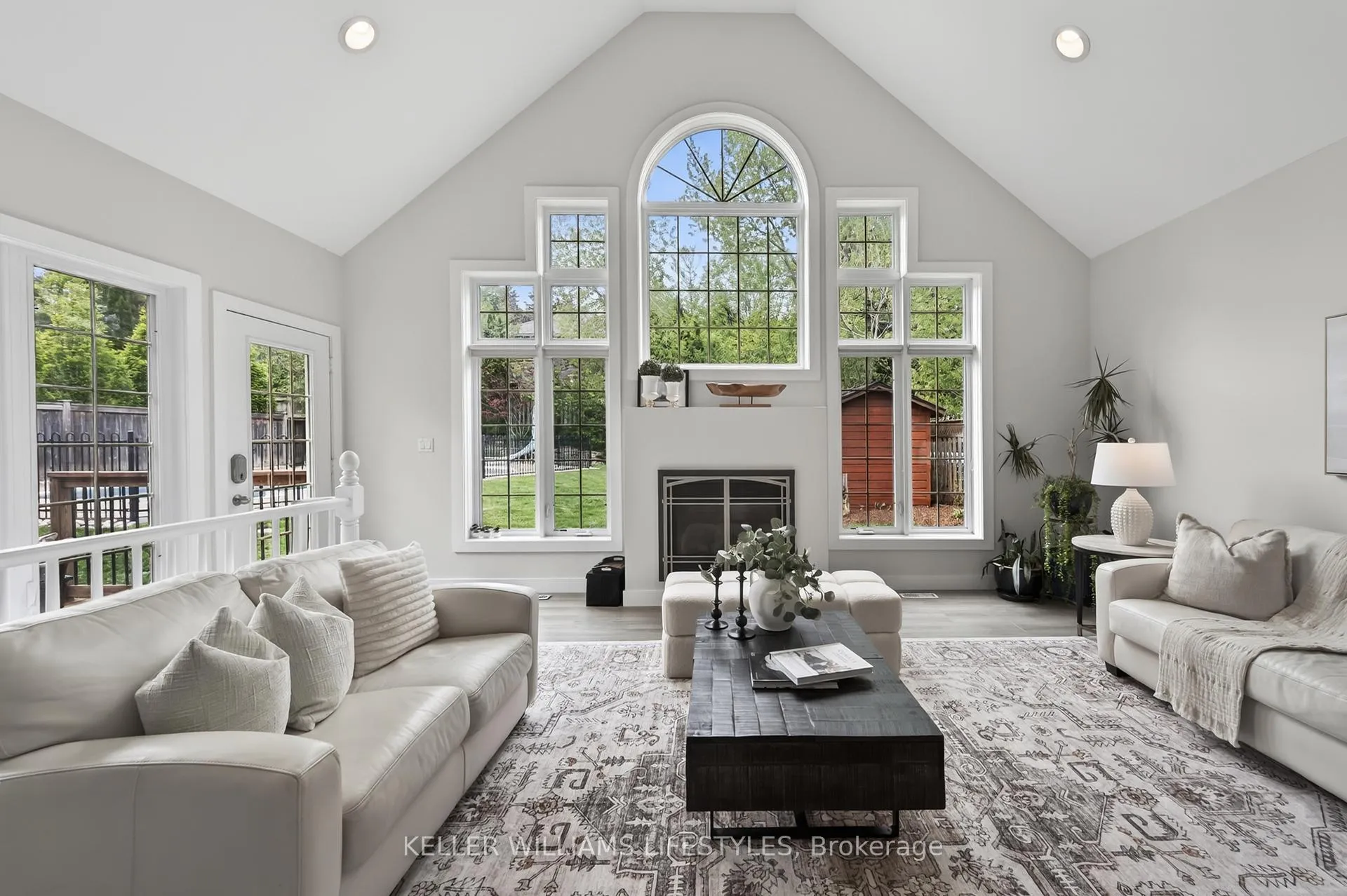 Photo 4 of 10 Debbie Lane, London, North B — HOMEH