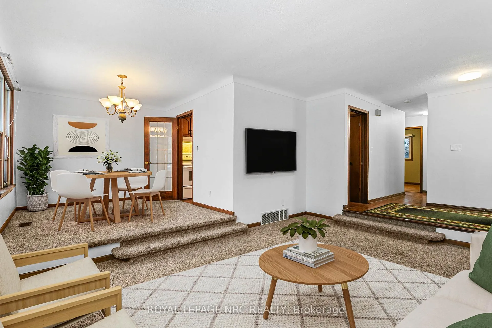 Photo 6 of 7061 Dolphin Street, Niagara Falls, Morrison — HOMEH