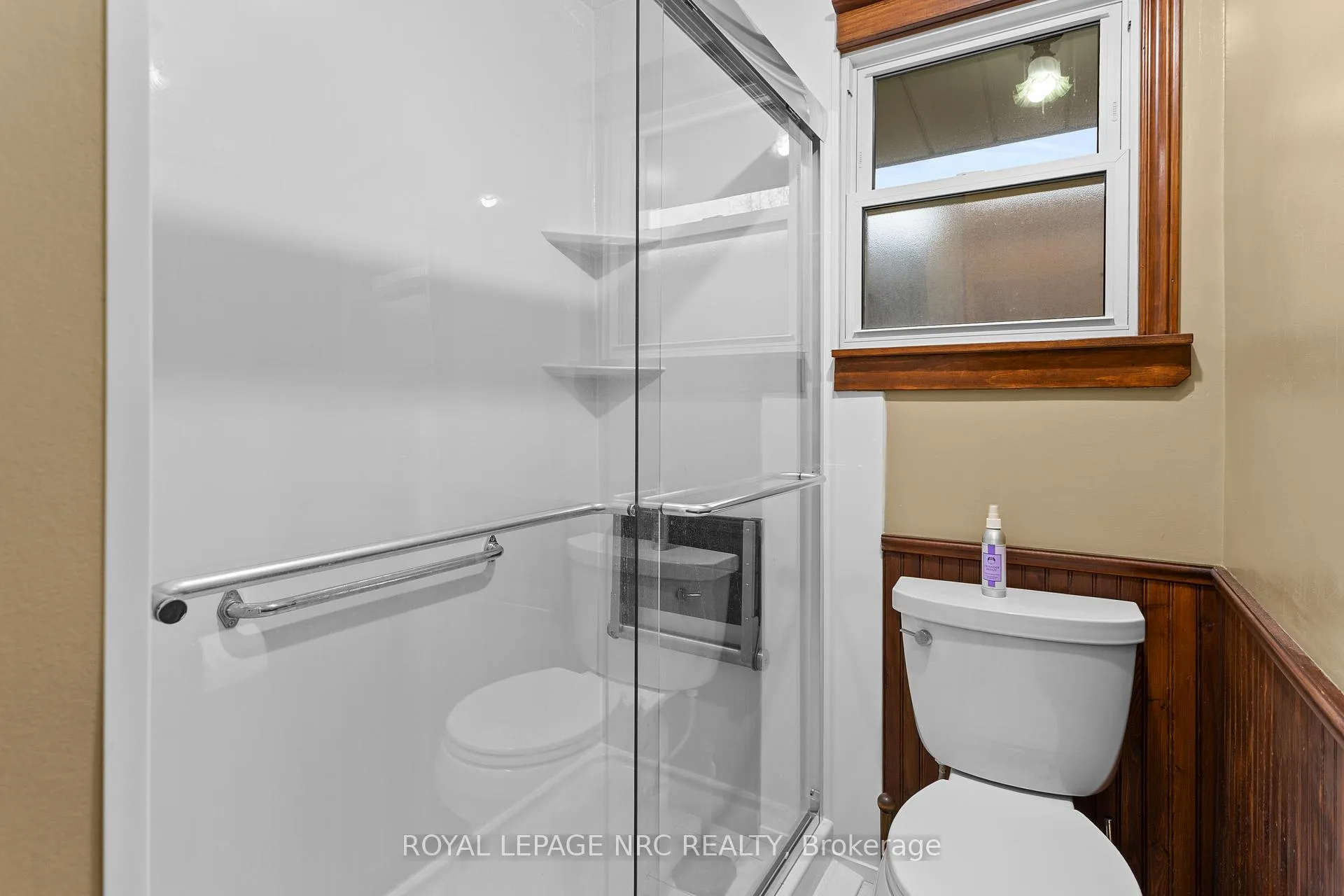 Photo 7 of 7061 Dolphin Street, Niagara Falls, Morrison — HOMEH