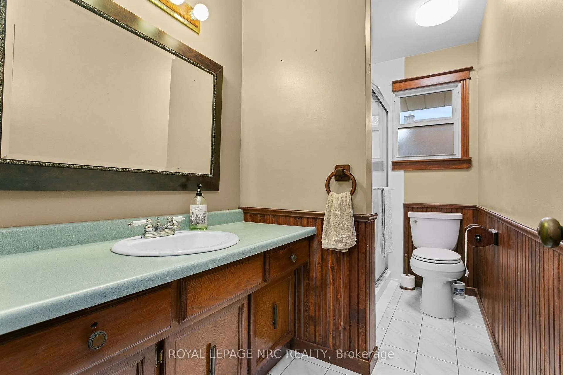Photo 8 of 7061 Dolphin Street, Niagara Falls, Morrison — HOMEH