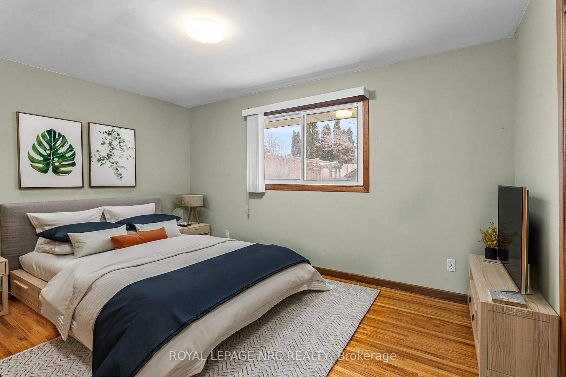Photo 9 of 7061 Dolphin Street, Niagara Falls, Morrison — HOMEH