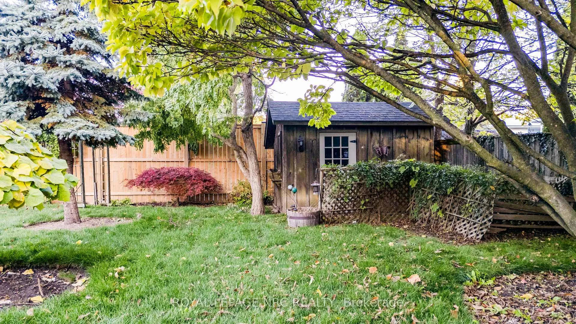 Photo 22 of 7061 Dolphin Street, Niagara Falls, Morrison — HOMEH