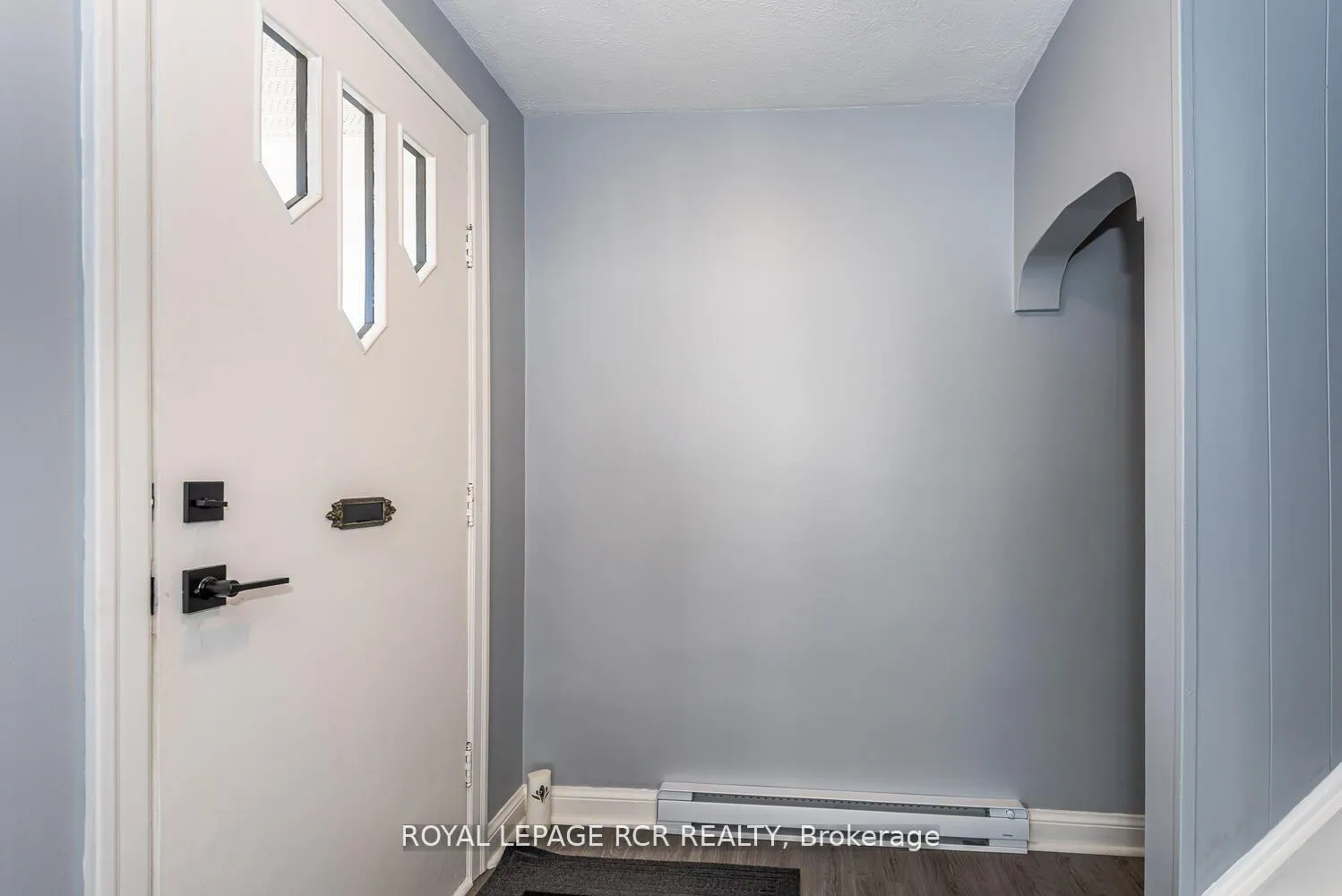 Photo 4 of 16948 Bayview Avenue, Newmarket, Central Newmarket — HOMEH