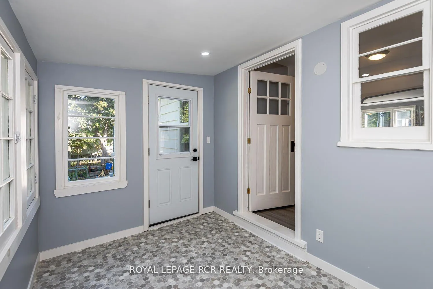 Photo 13 of 16948 Bayview Avenue, Newmarket, Central Newmarket — HOMEH