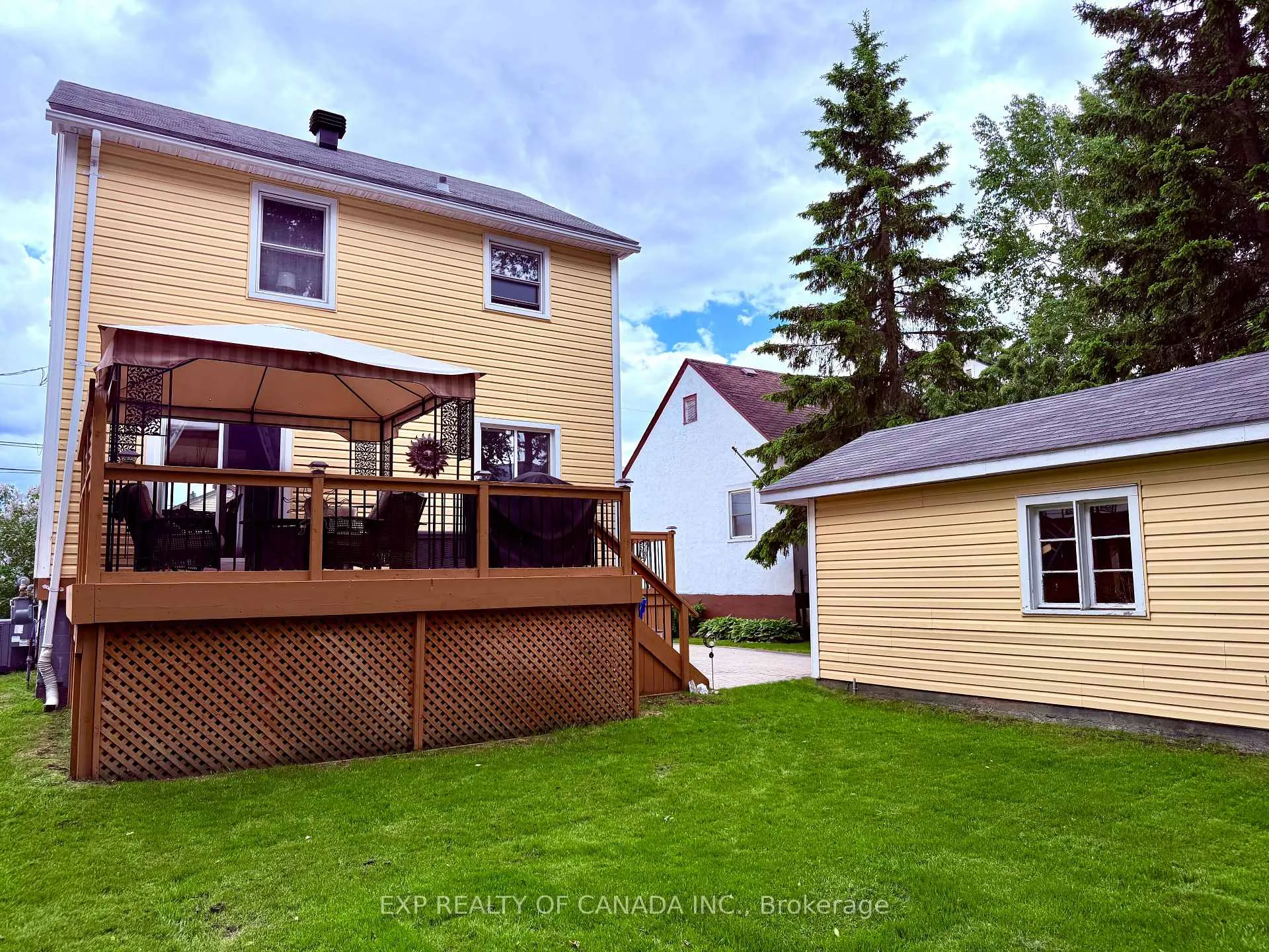 Photo 3 of 329 Tamarack Street, Timmins, TNE - Hill District — HOMEH